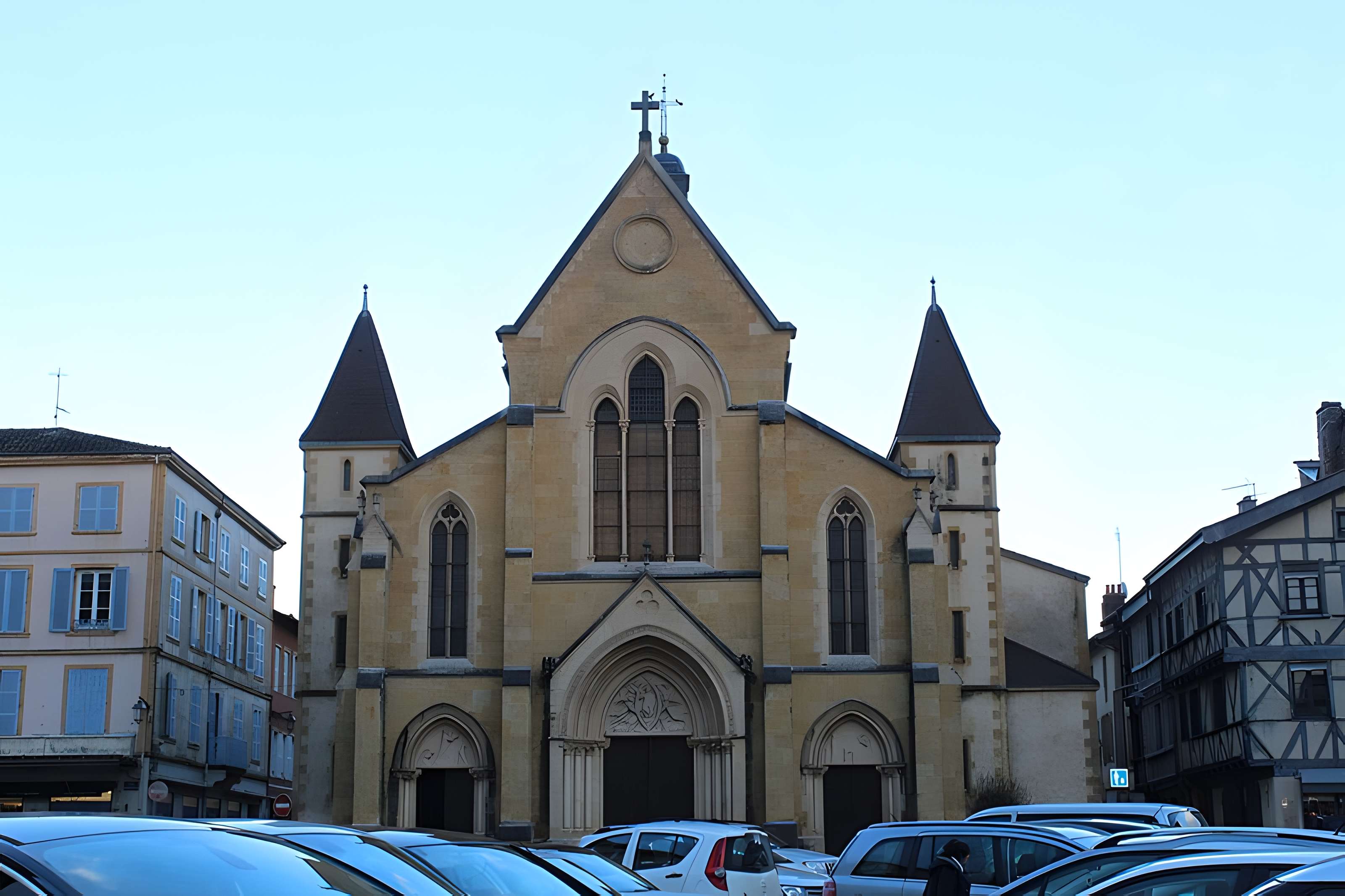 Église Saint-Philibert de Charlieu