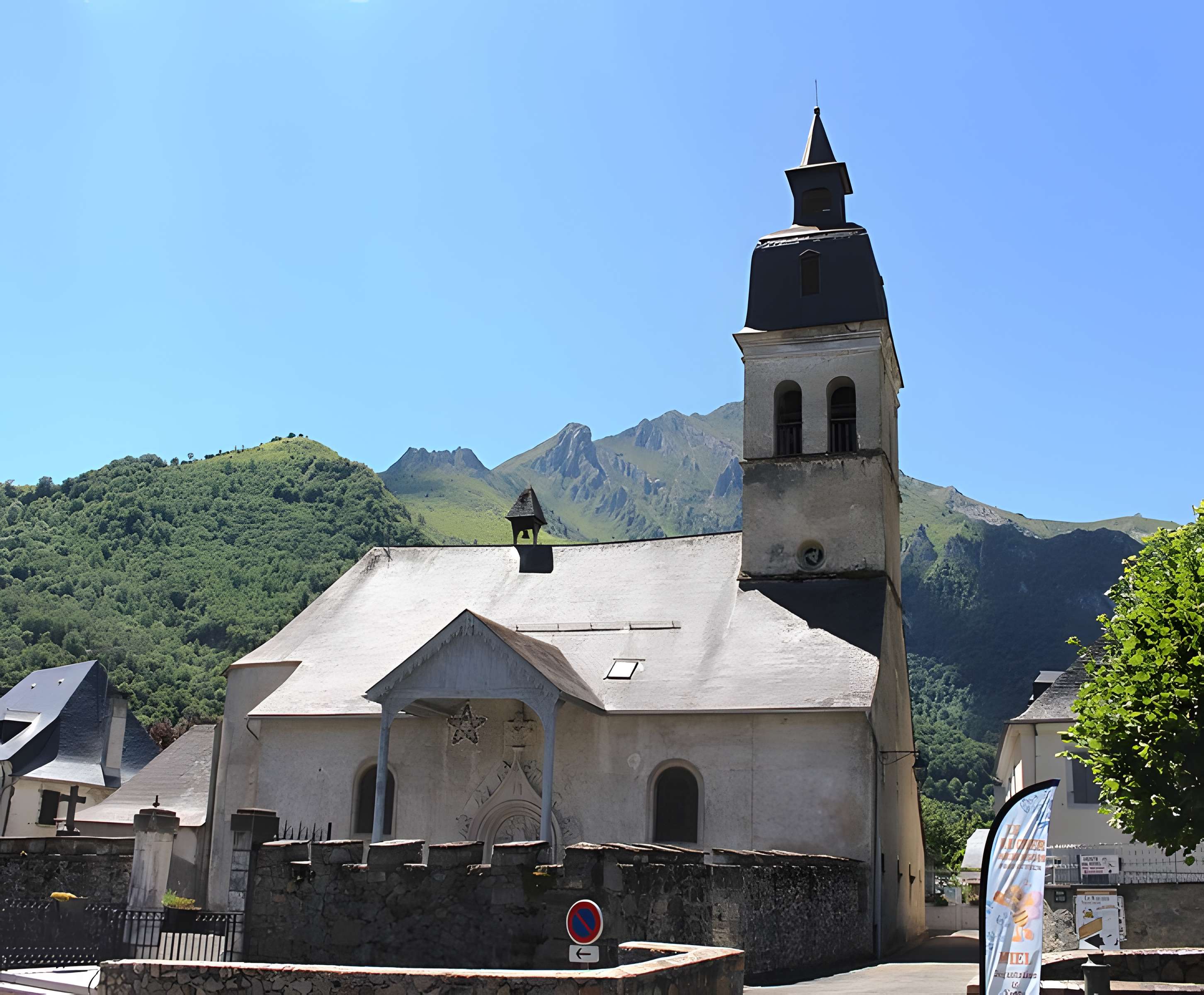 Église Saint-Pierre d'Arrens
