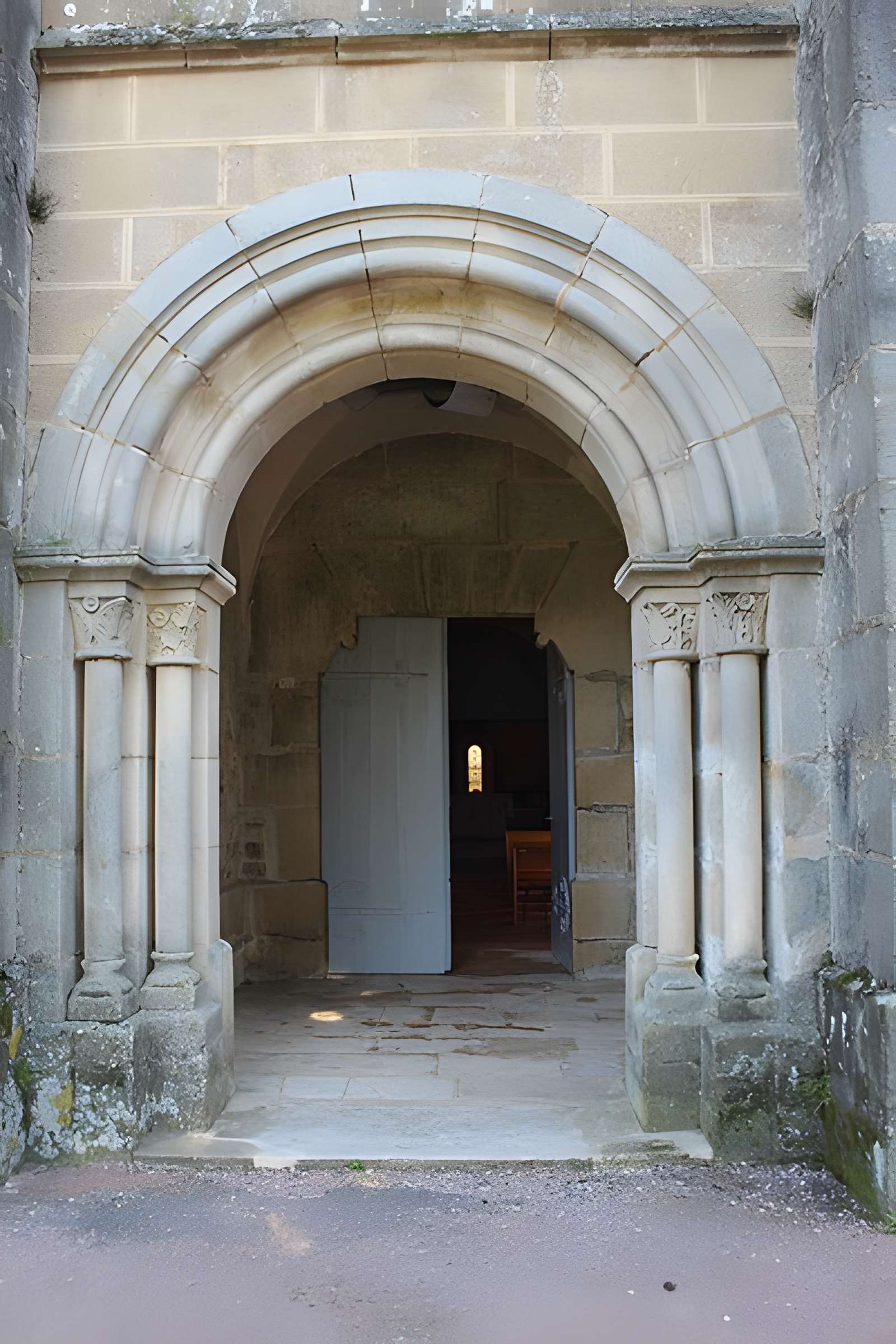 Église Saint-Pierre d'Auxy