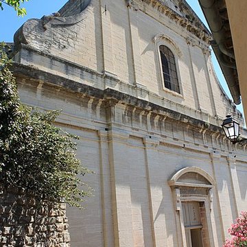 Église Saint-Pierre de Bédoin