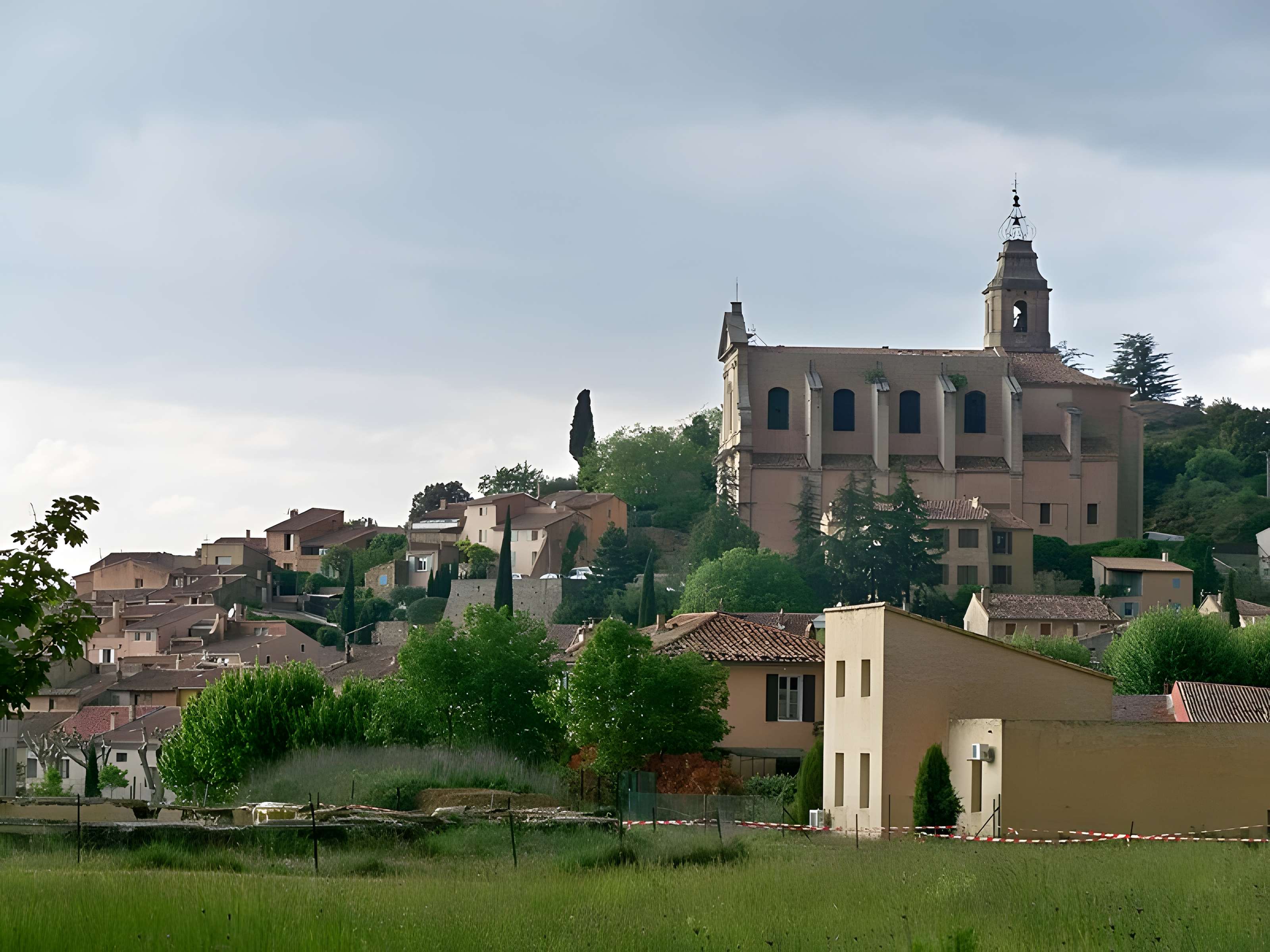 Église Saint-Pierre de Bédoin