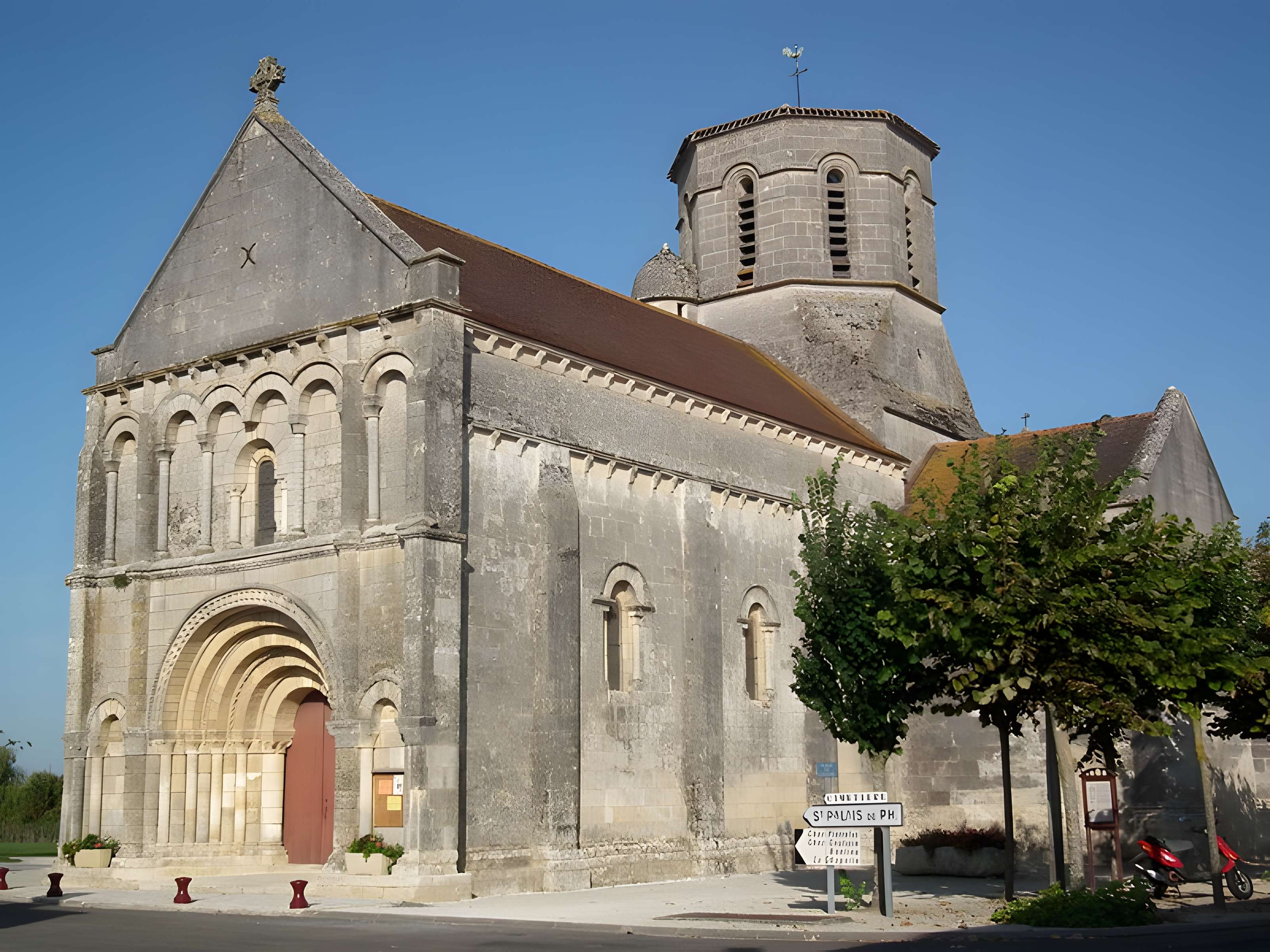 Église Saint-Pierre de Bois 