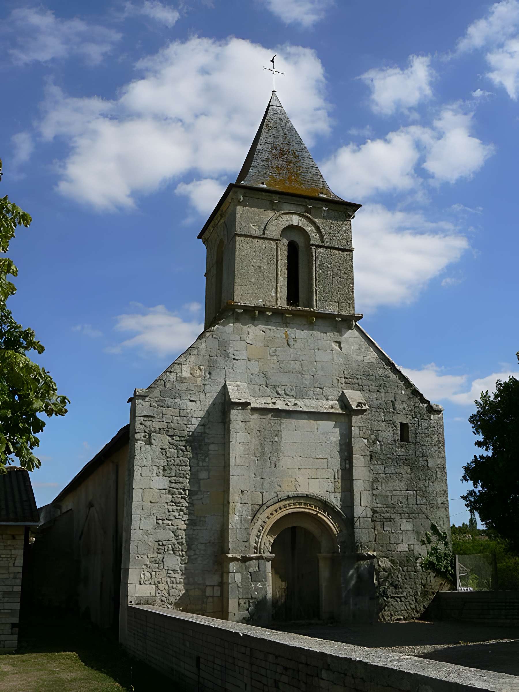 Église Saint-Pierre de Bougon 