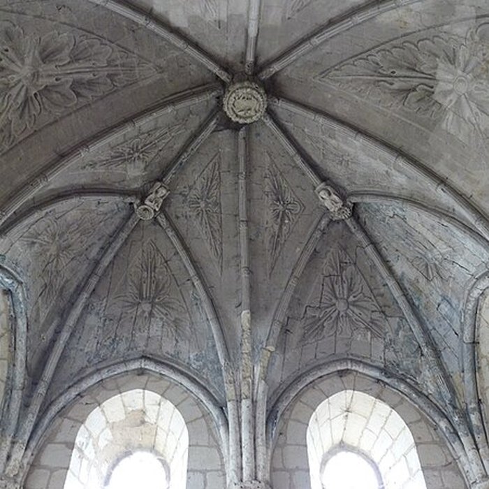 Photo de Église Saint-Pierre de Brain-sur-lAuthion