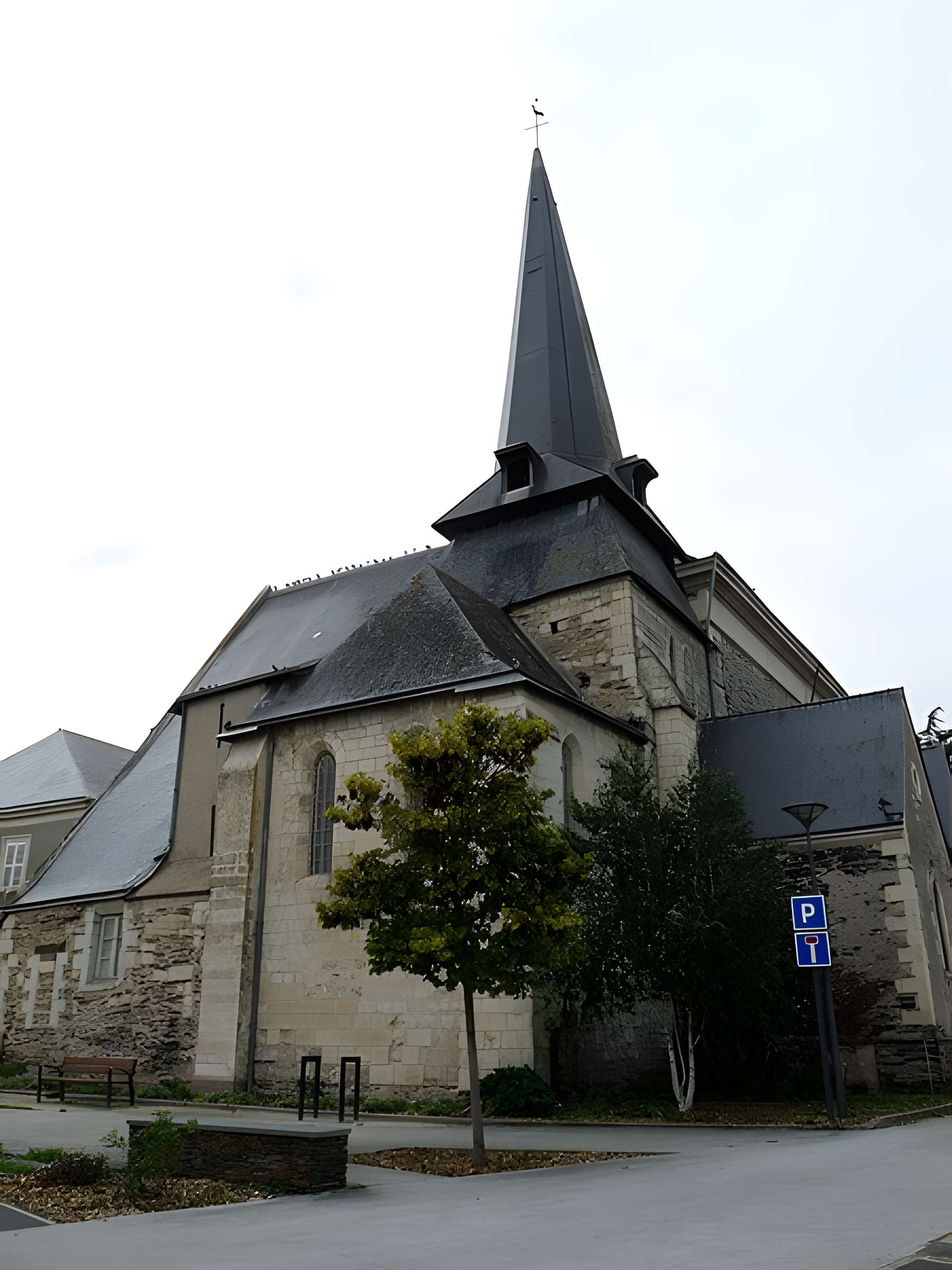 Église Saint-Pierre de Brain-sur-l'Authion
