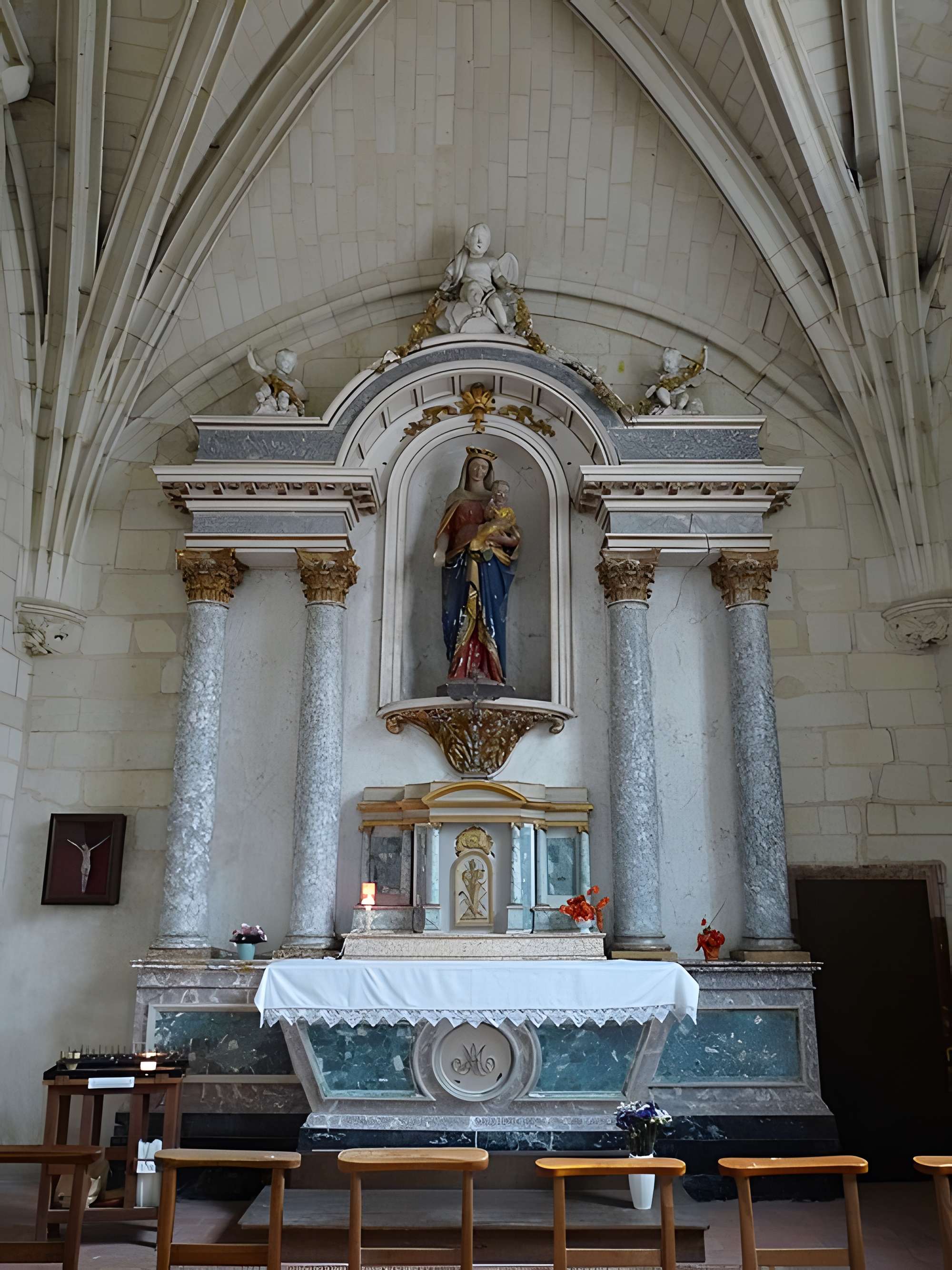 Église Saint-Pierre de Brain-sur-l'Authion