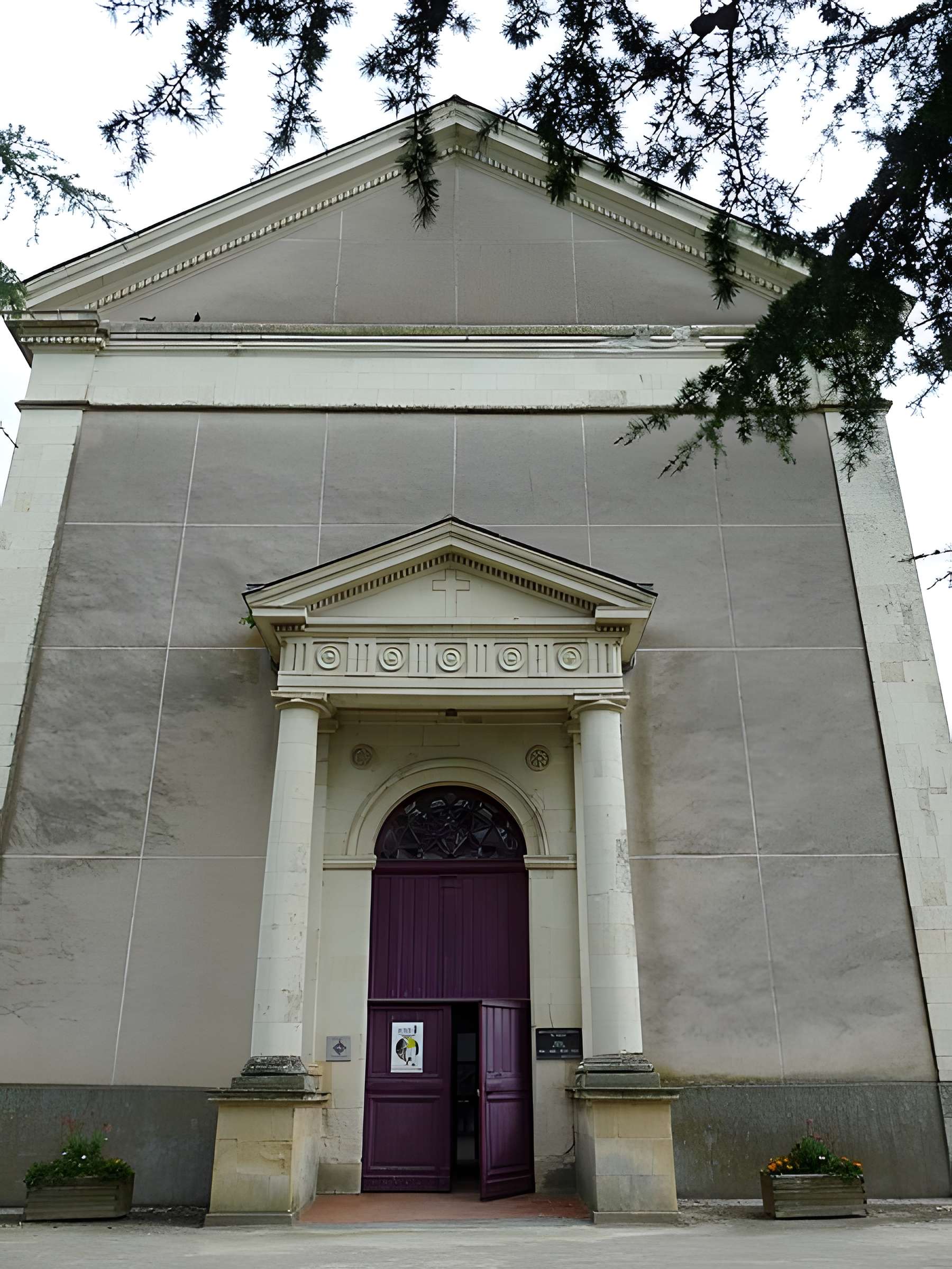 Église Saint-Pierre de Brain-sur-l'Authion