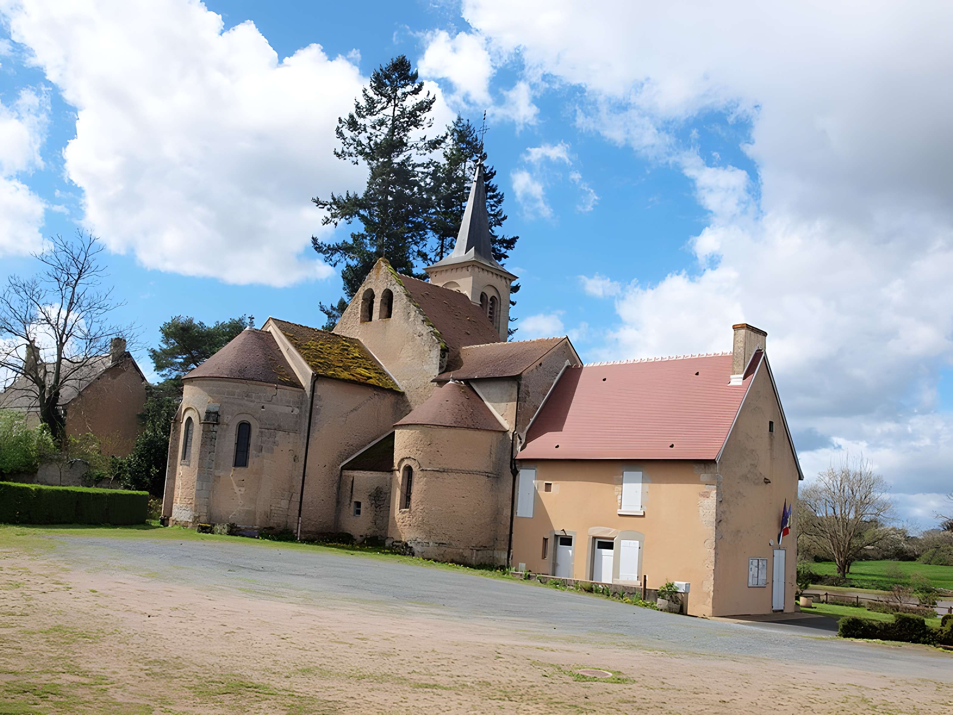 Église Saint-Pierre de Champillet