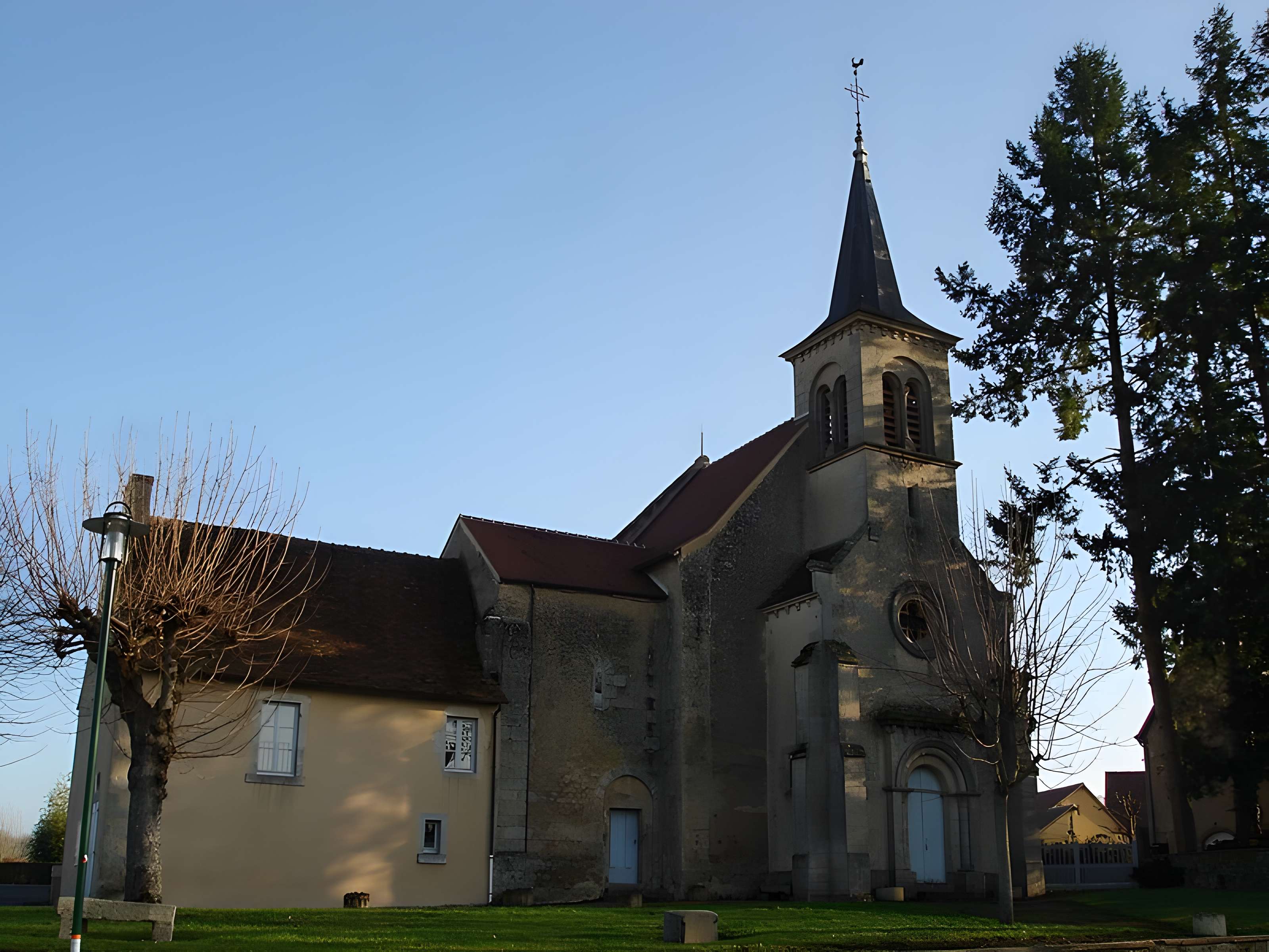 Église Saint-Pierre de Champillet