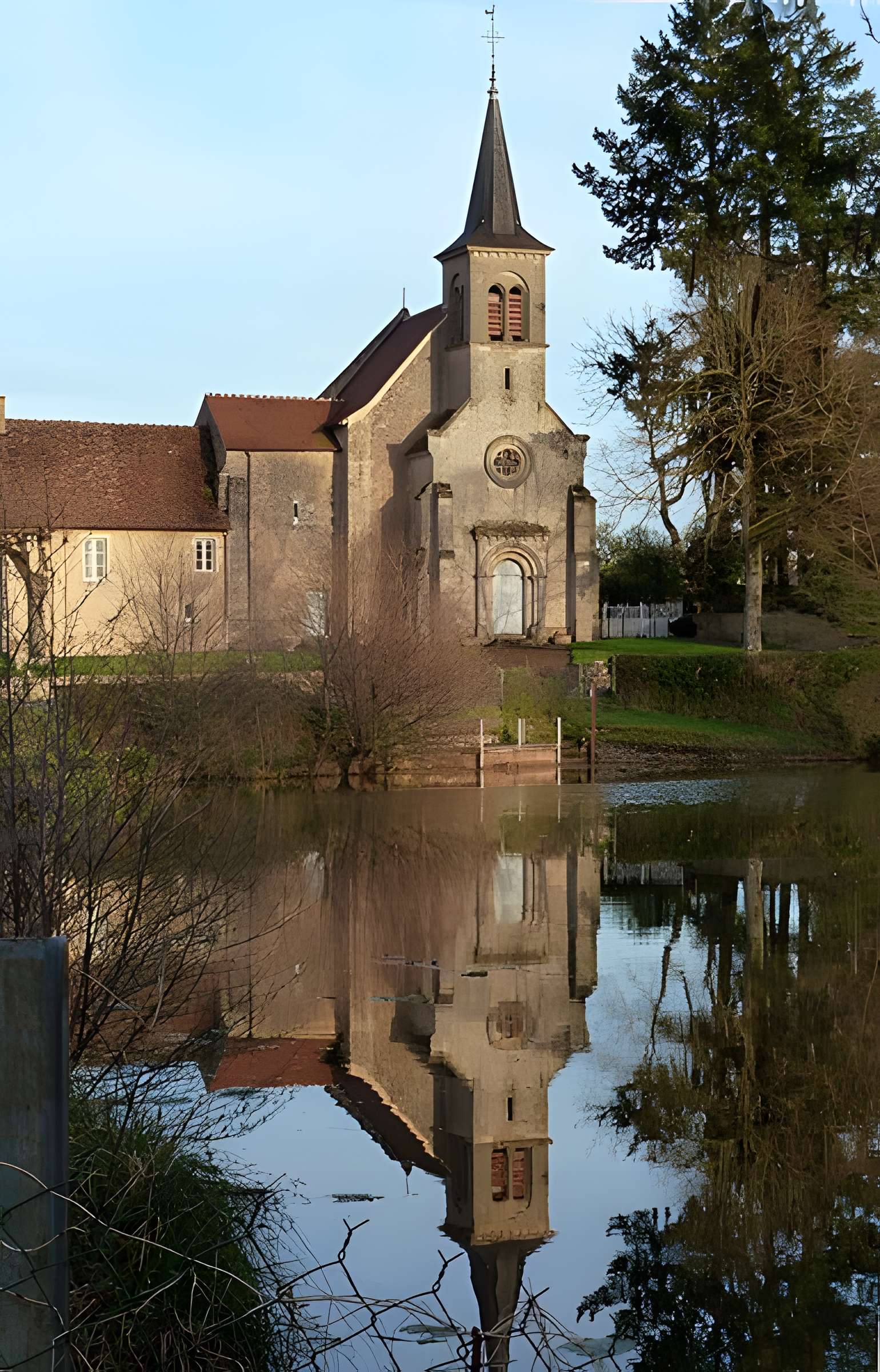 Église Saint-Pierre de Champillet