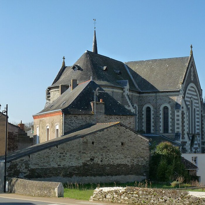 Photo de Église Saint-Pierre de Chanzeaux
