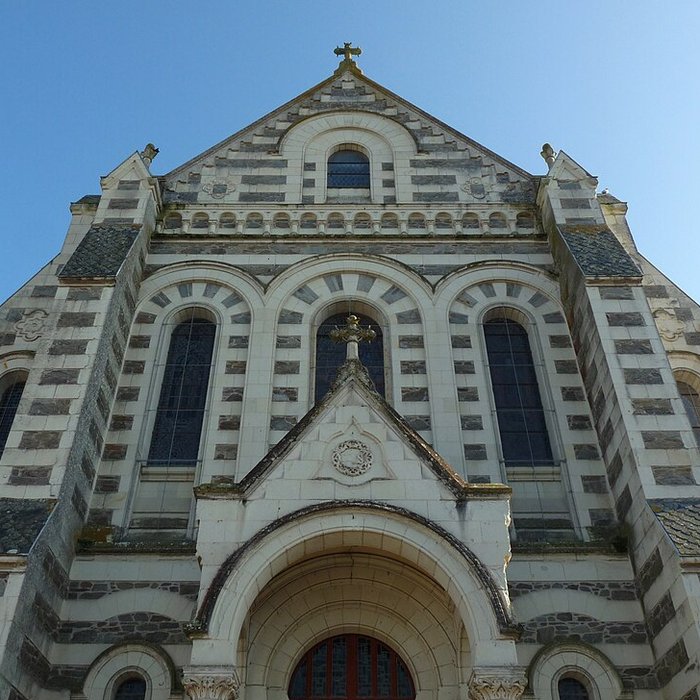 Photo de Église Saint-Pierre de Chanzeaux