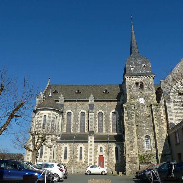 Photo de Église Saint-Pierre de Chanzeaux