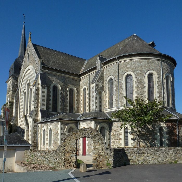 Photo de Église Saint-Pierre de Chanzeaux