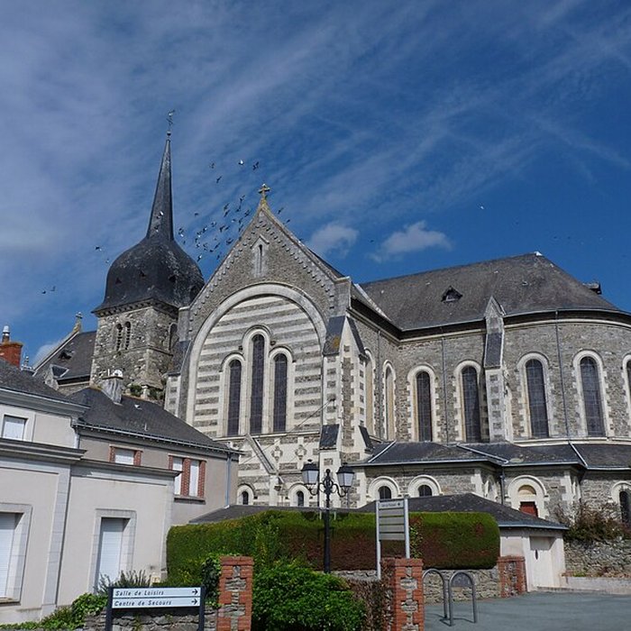 Photo de Église Saint-Pierre de Chanzeaux