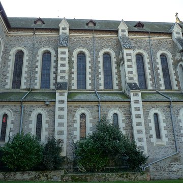 Église Saint-Pierre de Chanzeaux