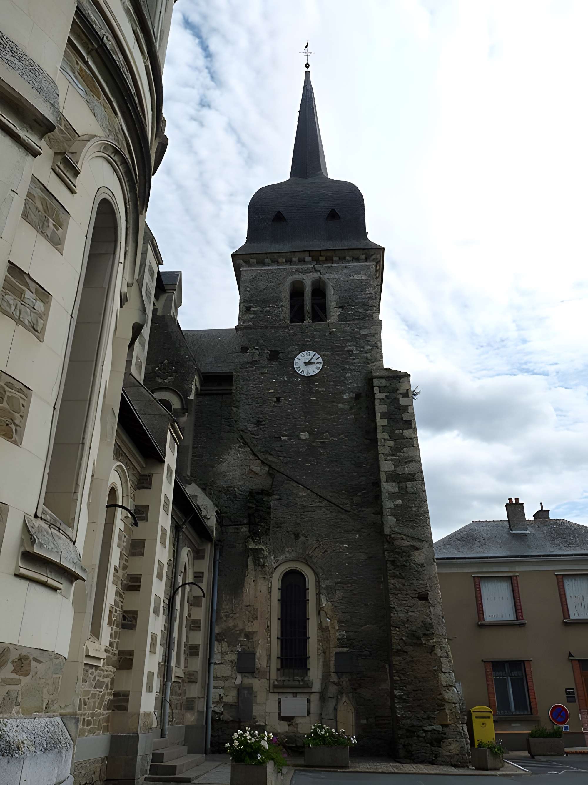 Église Saint-Pierre de Chanzeaux