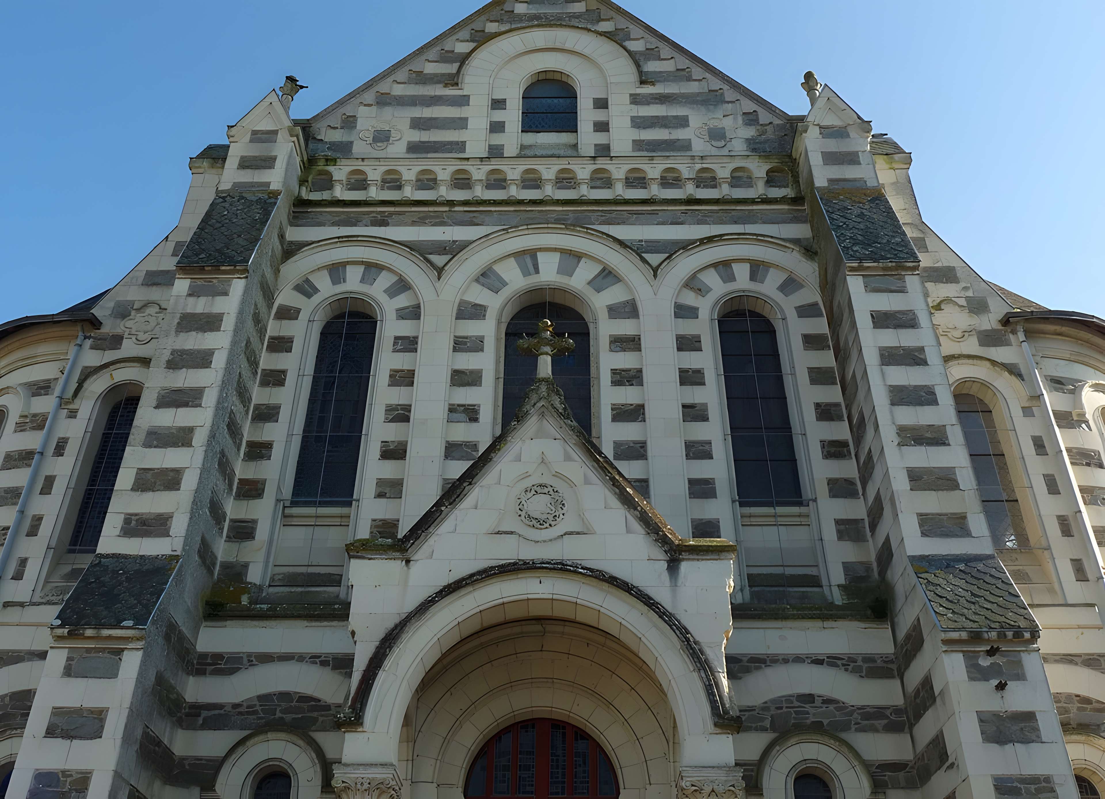 Église Saint-Pierre de Chanzeaux