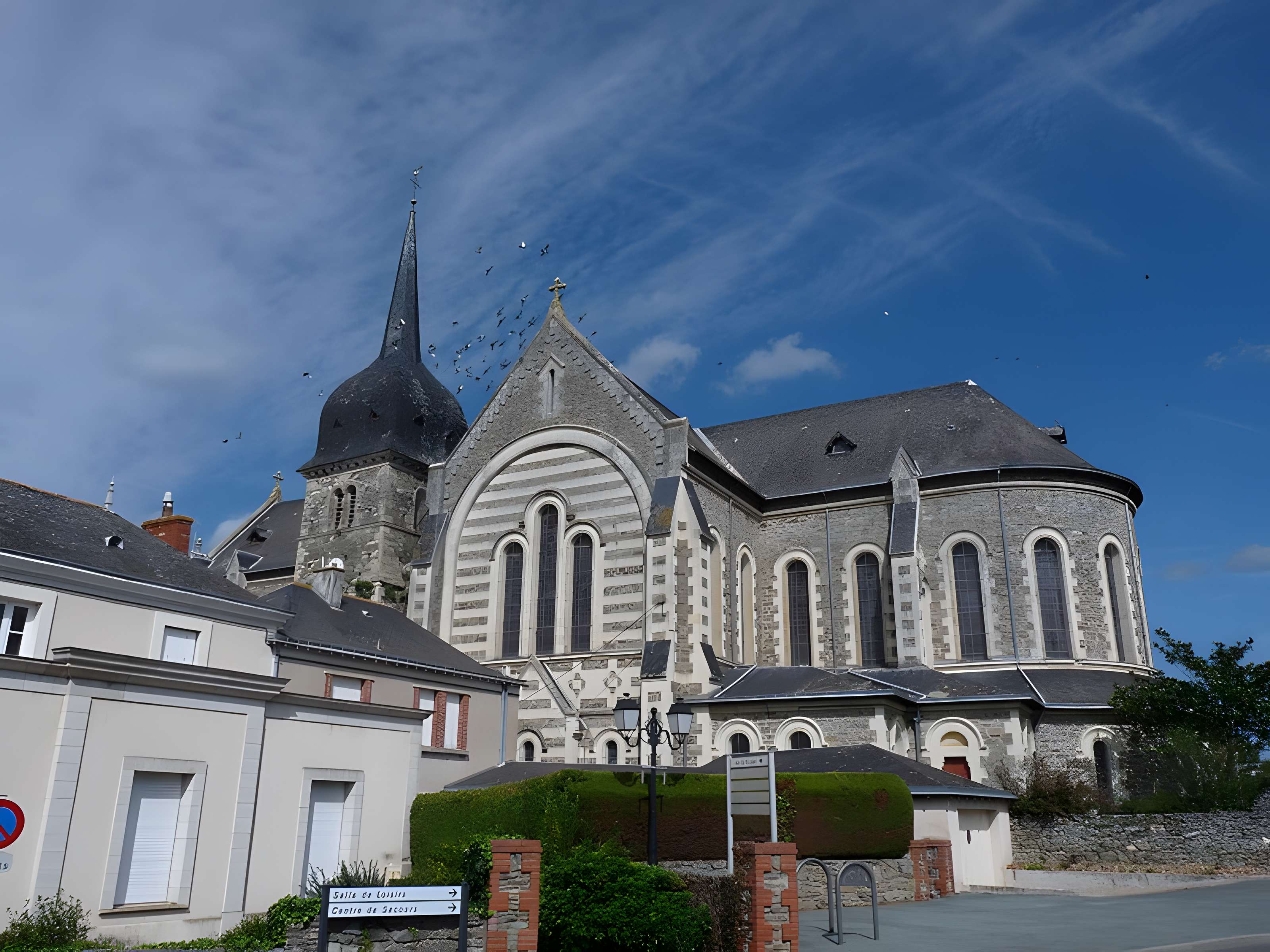 Église Saint-Pierre de Chanzeaux