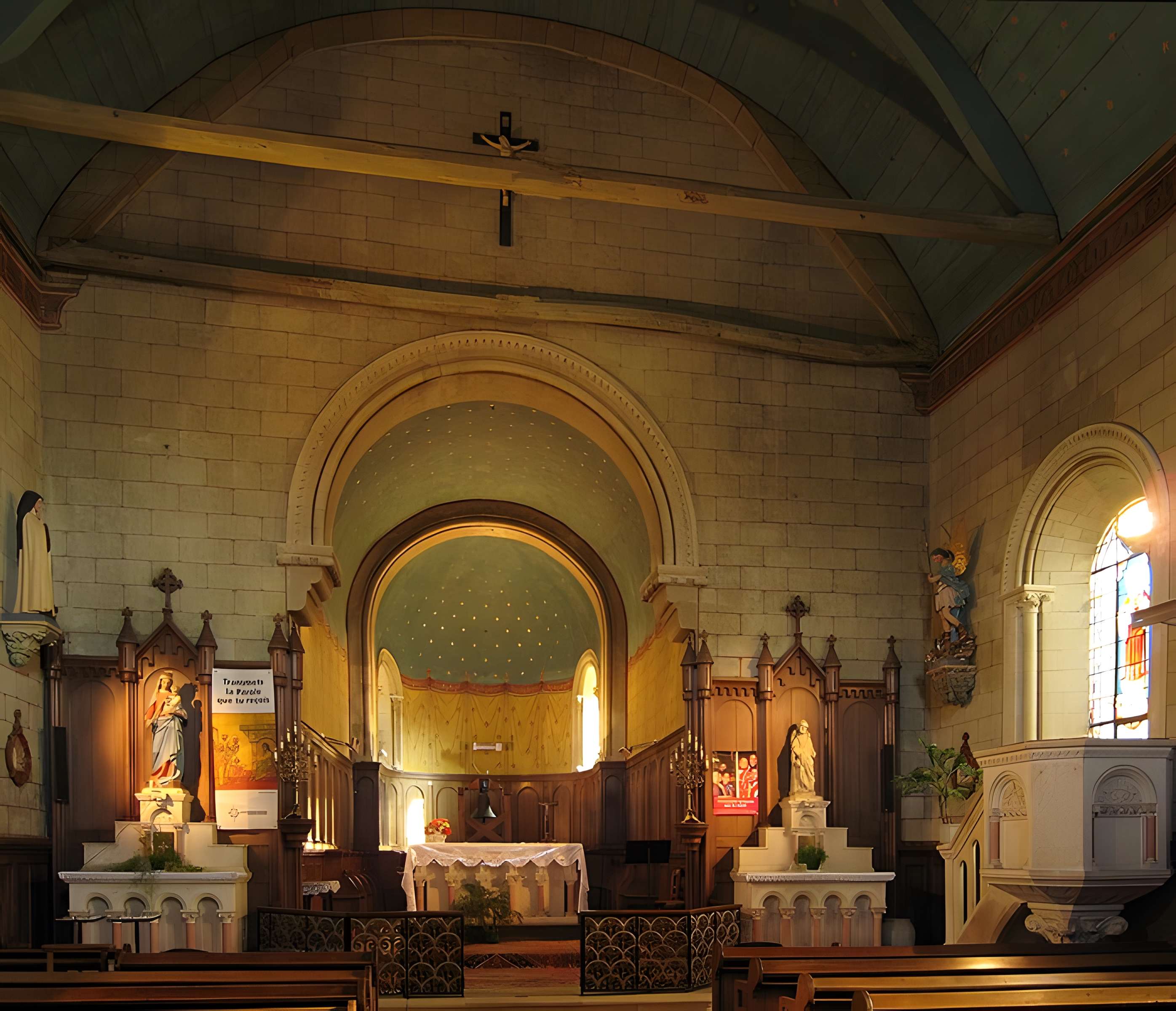 Église Saint-Pierre de Chenillé-Changé