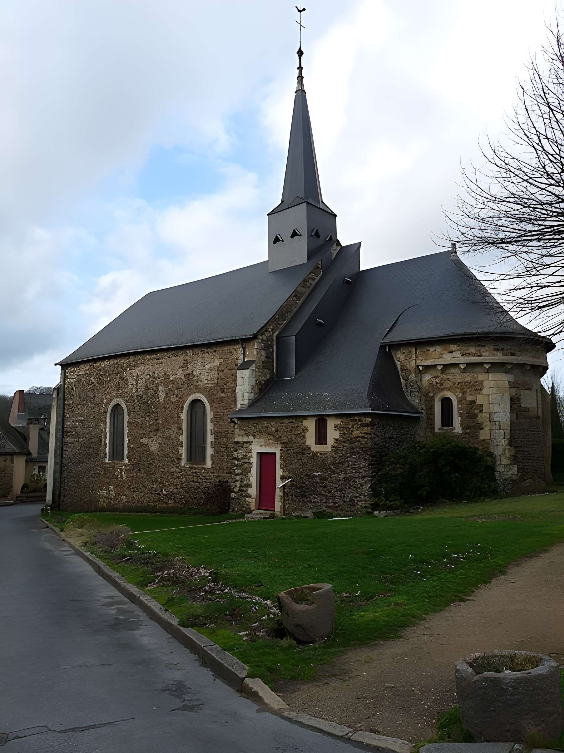 Église Saint-Pierre de Chenillé-Changé