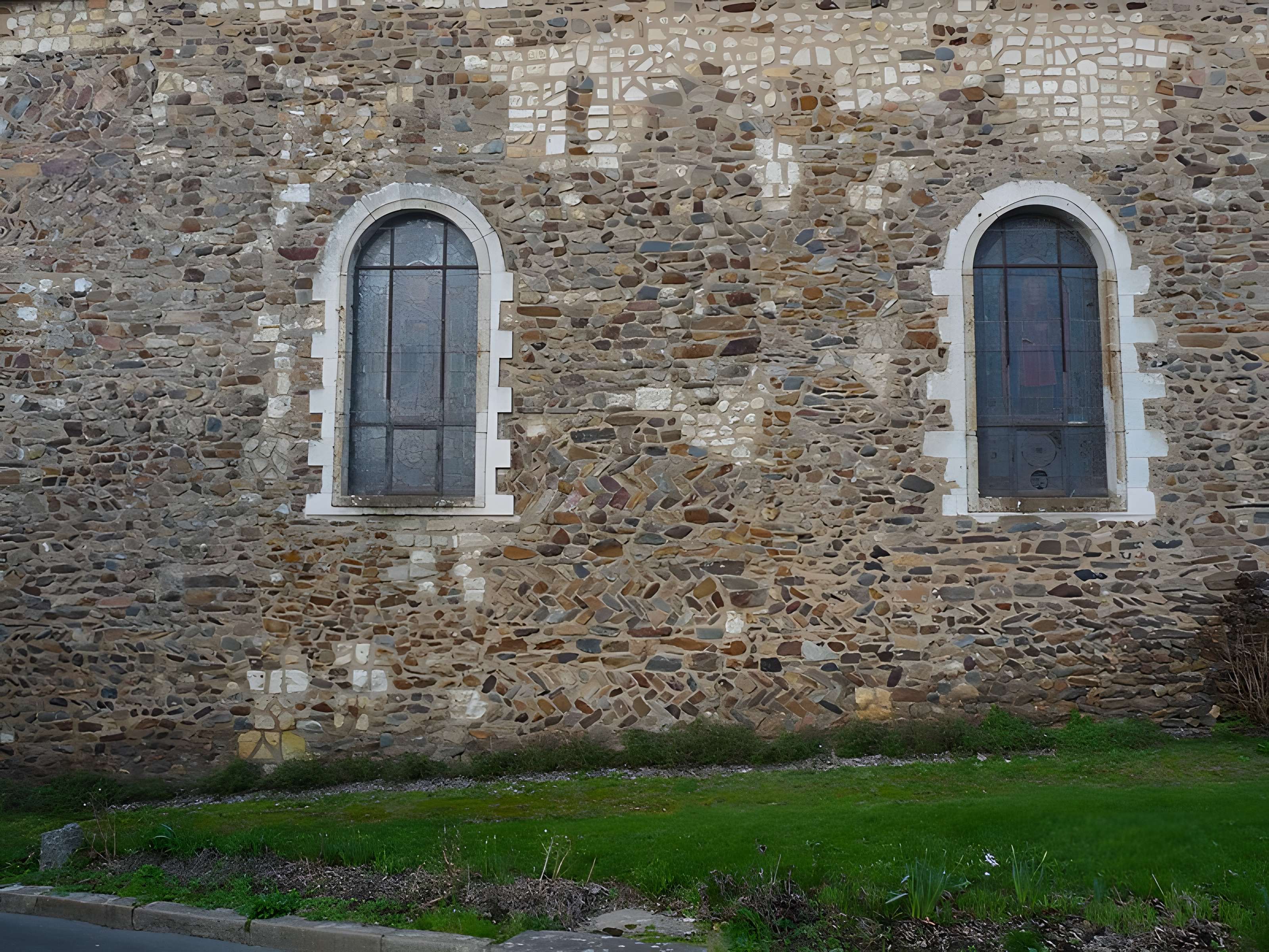 Église Saint-Pierre de Chenillé-Changé
