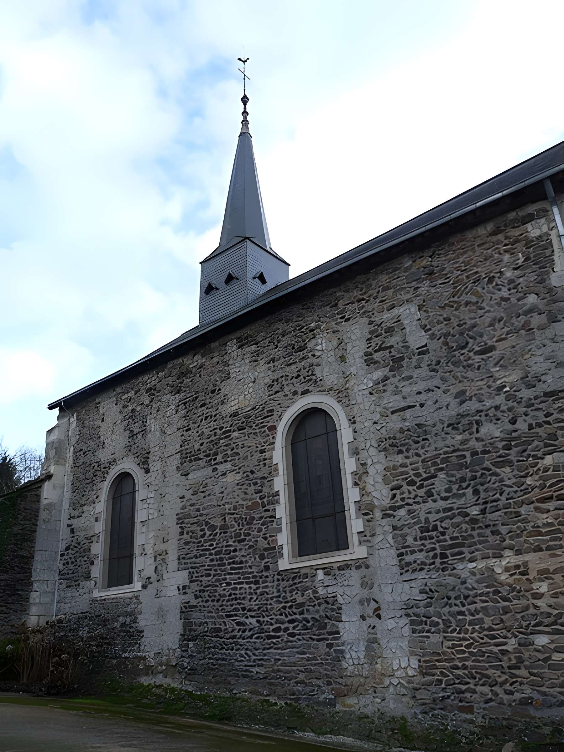 Église Saint-Pierre de Chenillé-Changé
