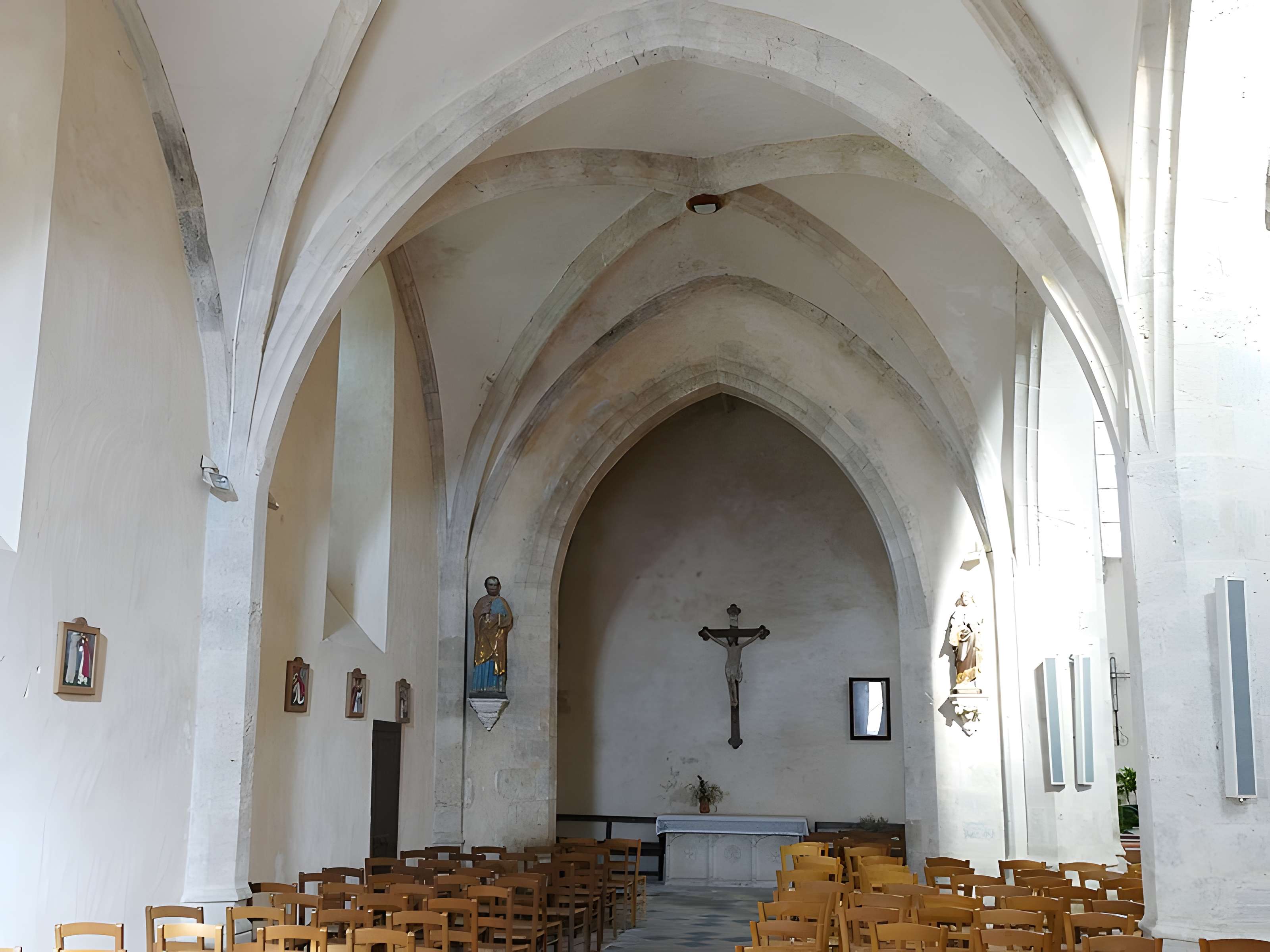 Église Saint-Pierre de Chilleurs-aux-Bois