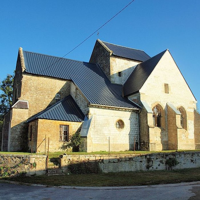 Photo de Eglise, cimetière et fontaine Saint-Pierre