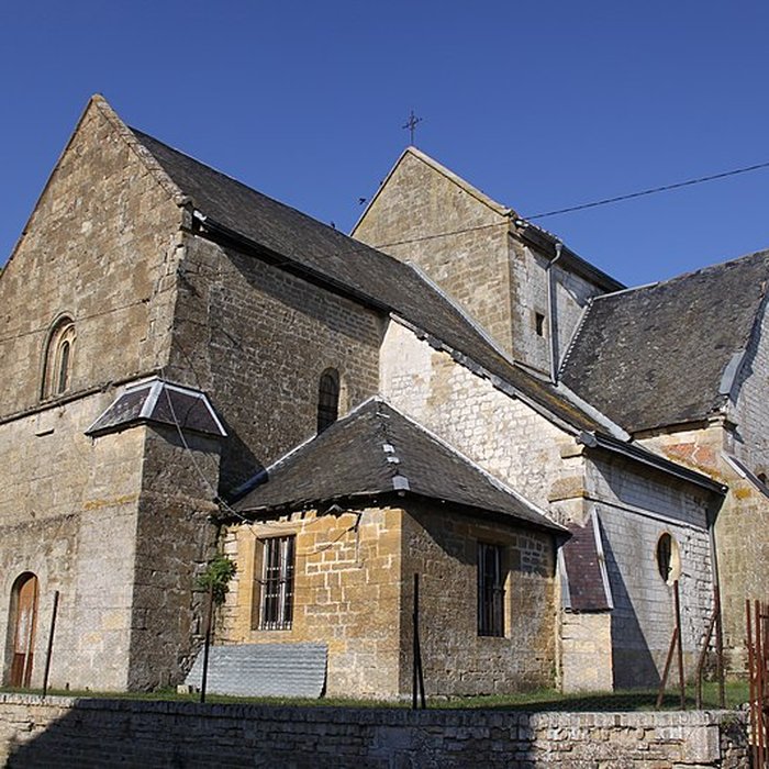 Photo de Eglise, cimetière et fontaine Saint-Pierre