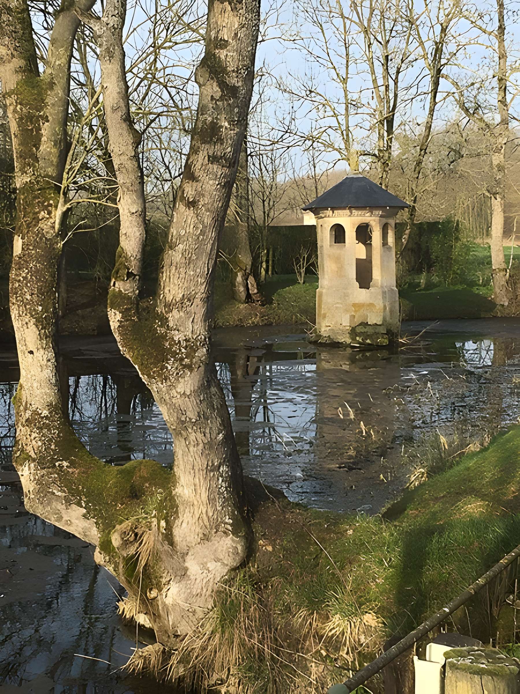 Eglise, cimetière et fontaine Saint-Pierre