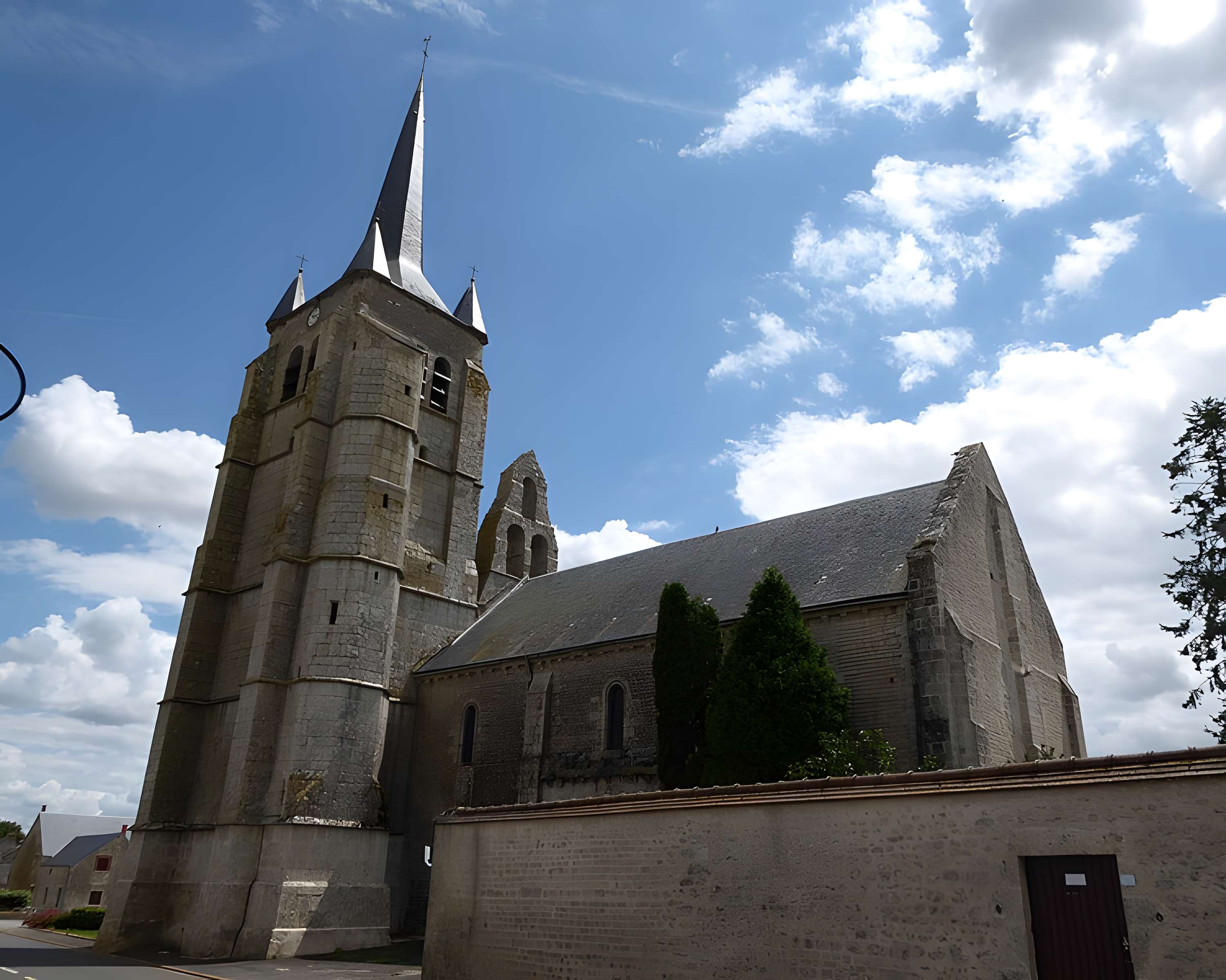 Église Saint-Pierre de Cormainville