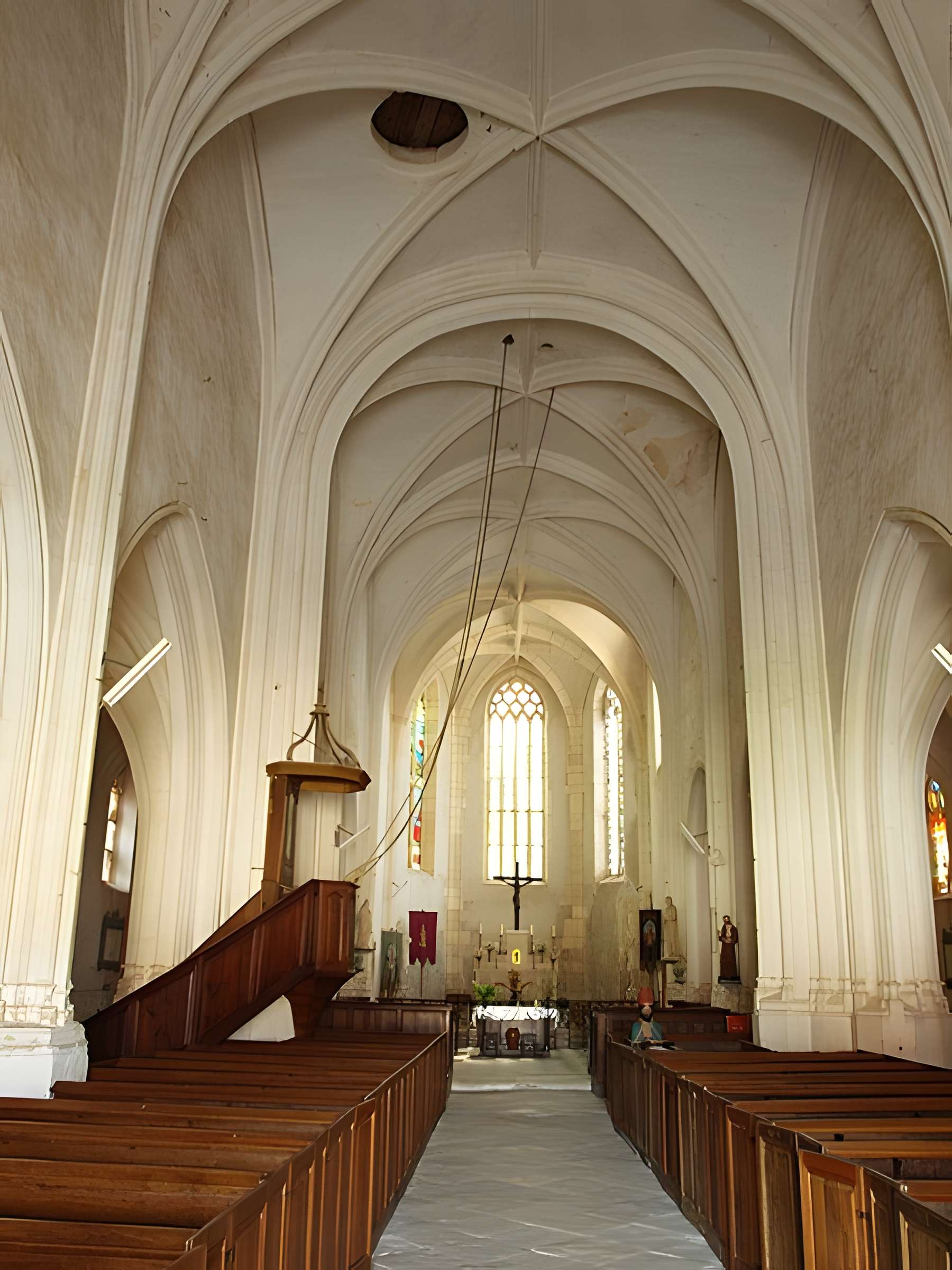 Église Saint-Pierre de Dampierre-sous-Bouhy