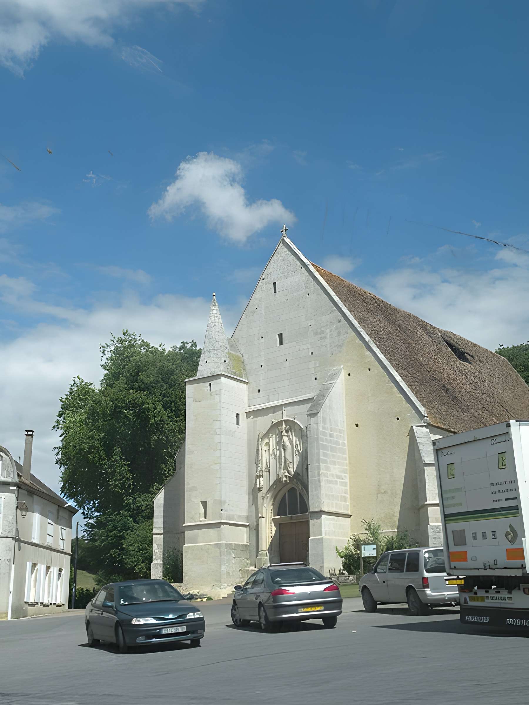 Église Saint-Pierre de Dampierre-sous-Bouhy