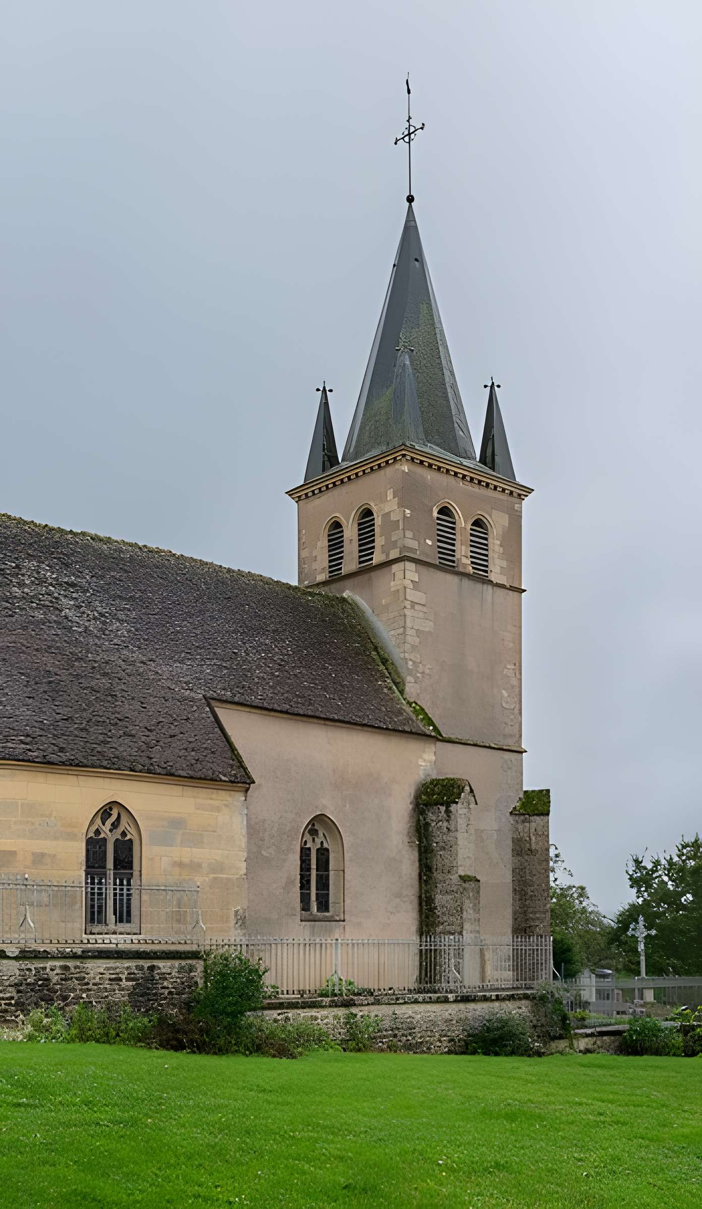 Église Saint-Pierre de Dompierre-sur-Héry