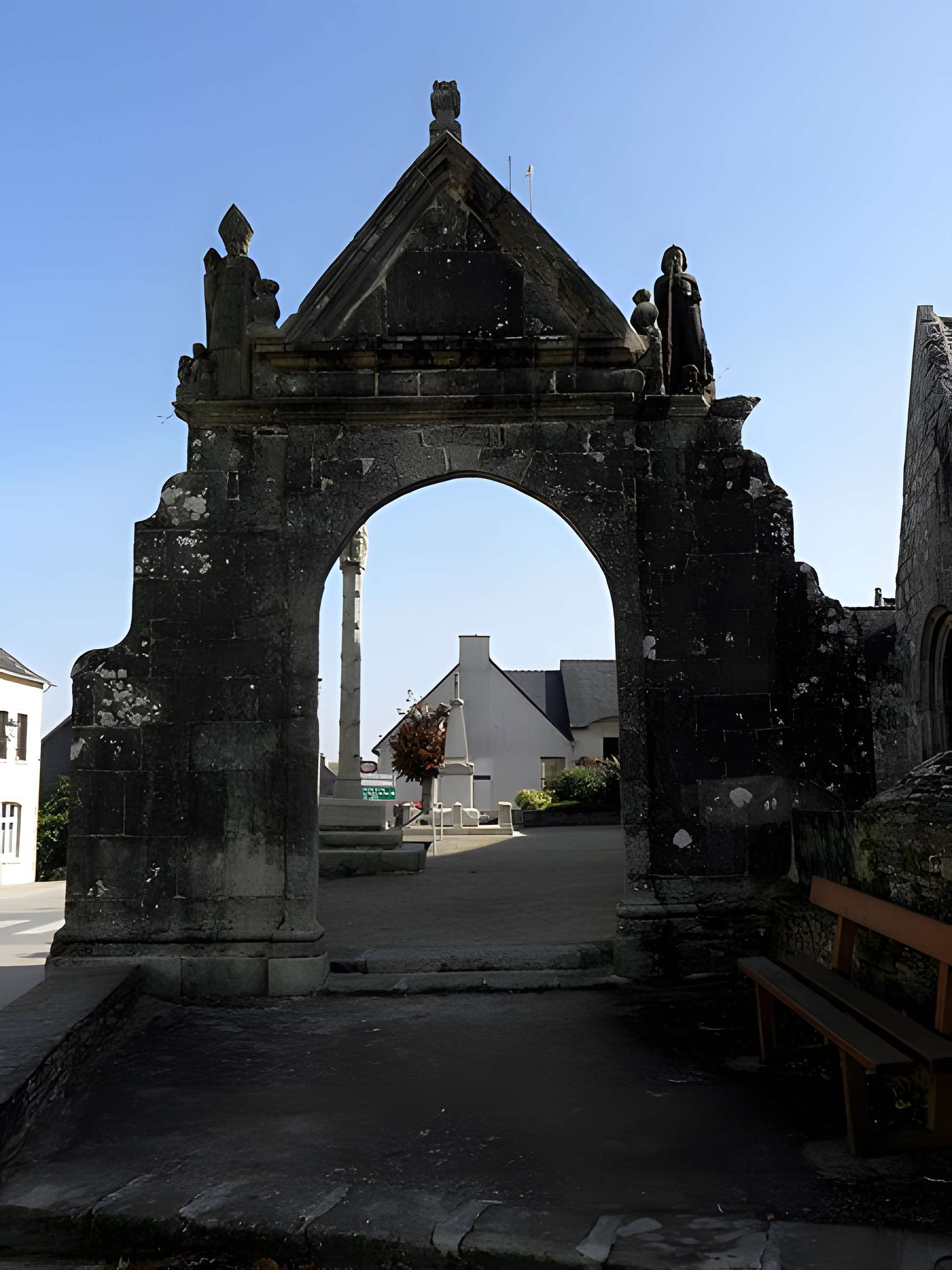 Église Saint-Pierre de Gouézec