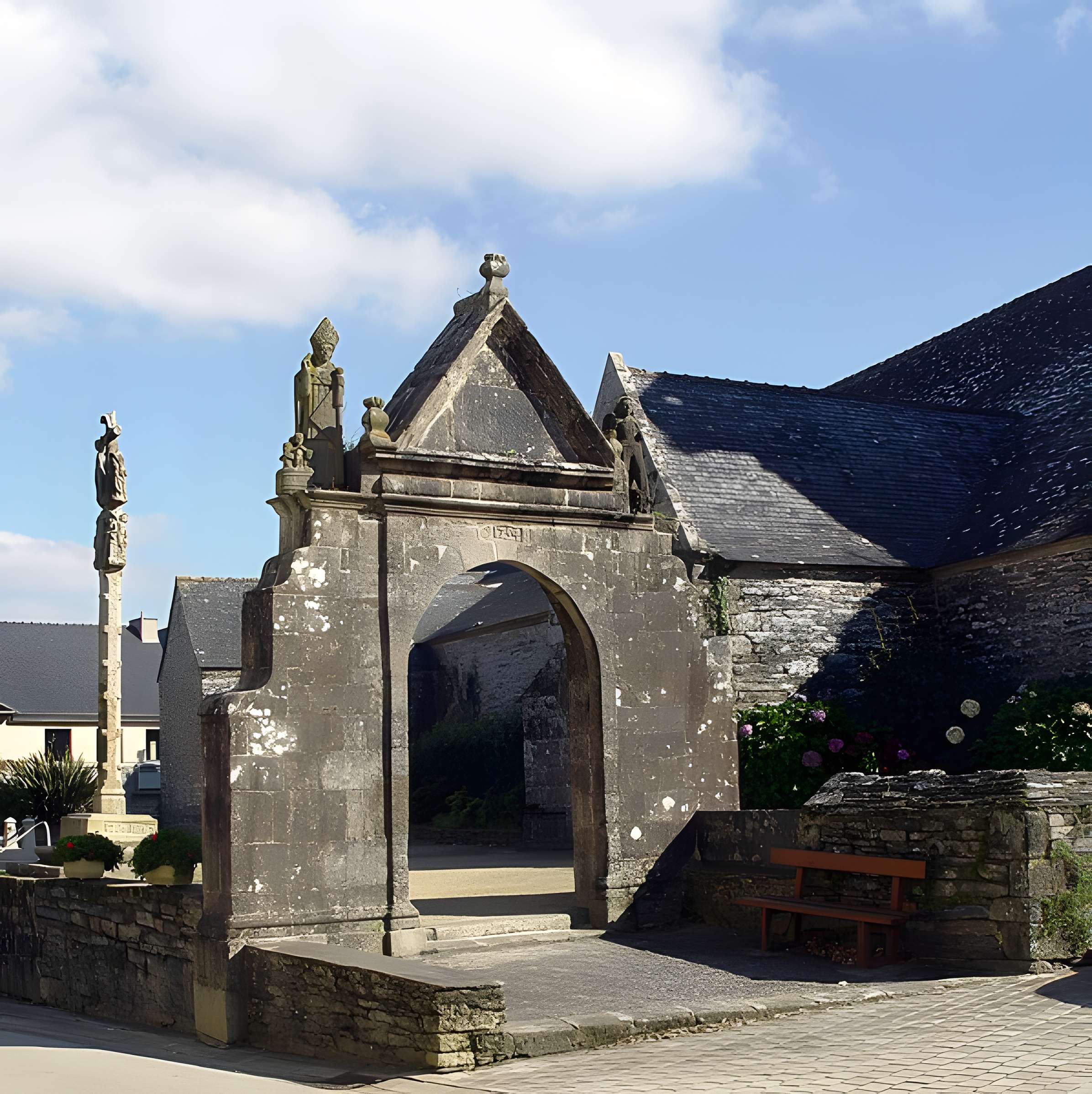 Église Saint-Pierre de Gouézec