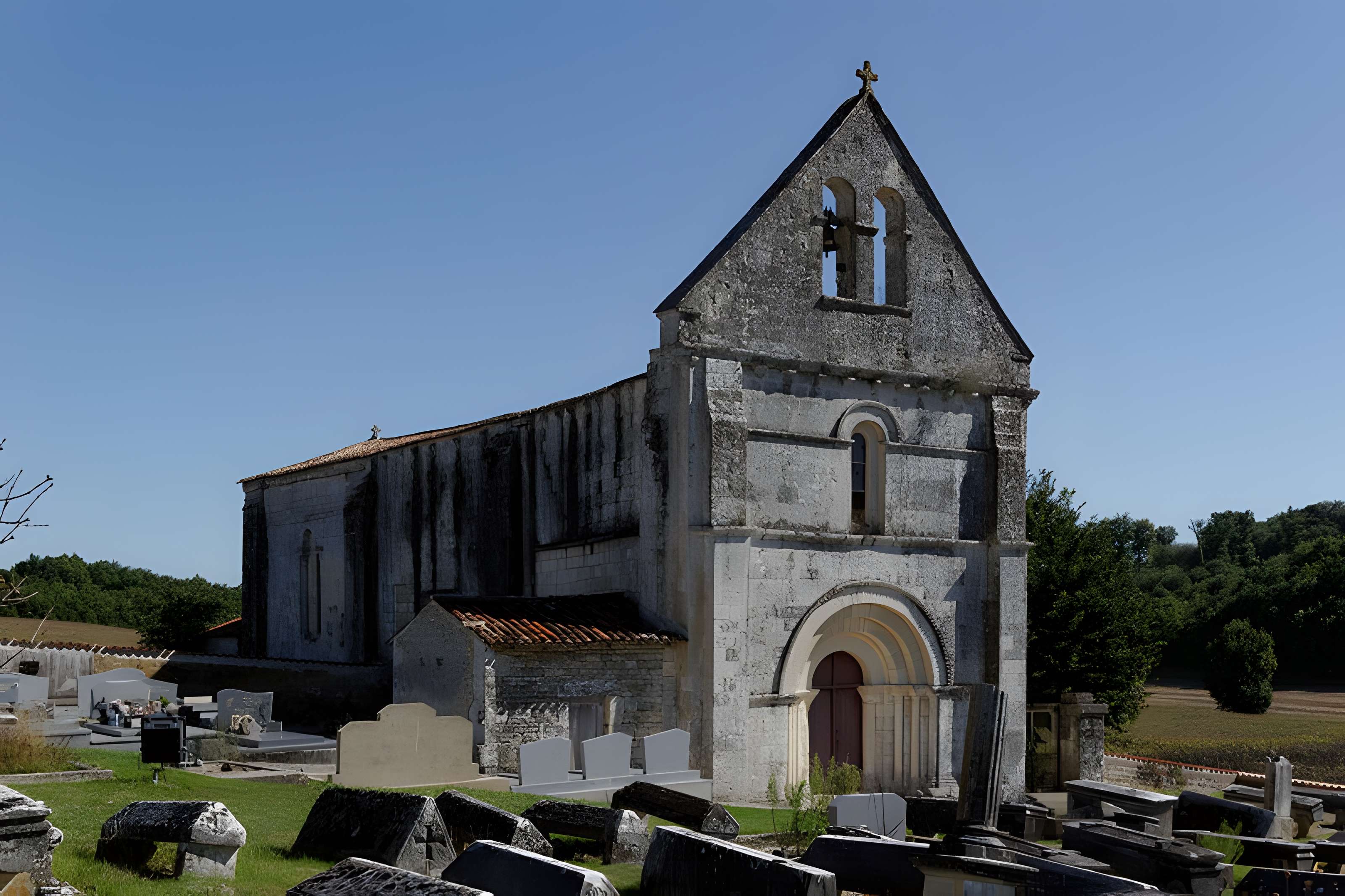 Église Saint-Pierre de Juicq 