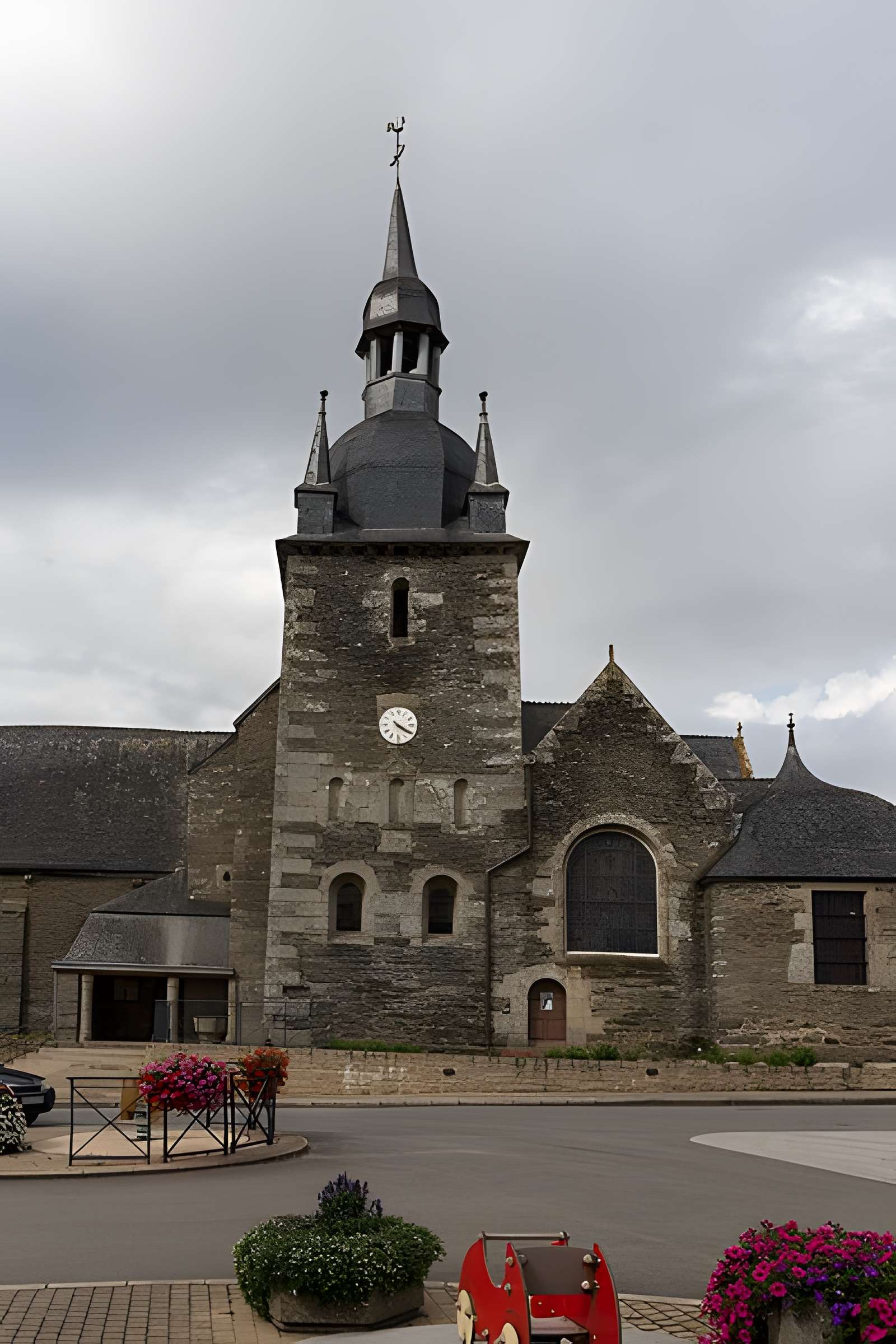 Église Saint-Pierre de Lanouée
