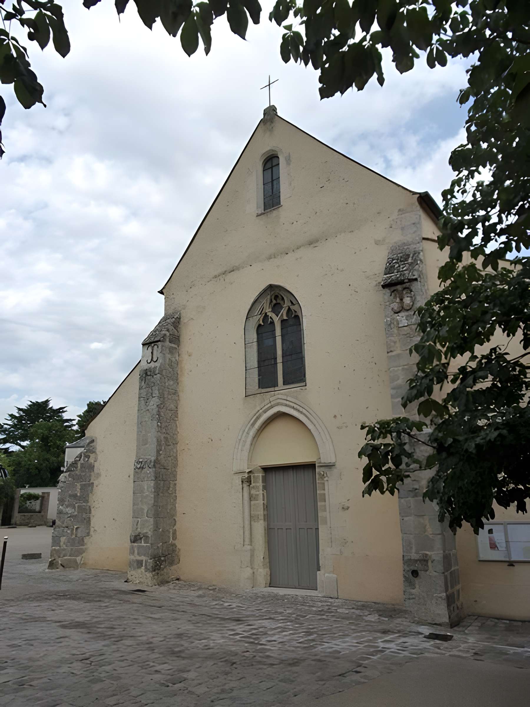 Église Saint-Pierre de Lardy
