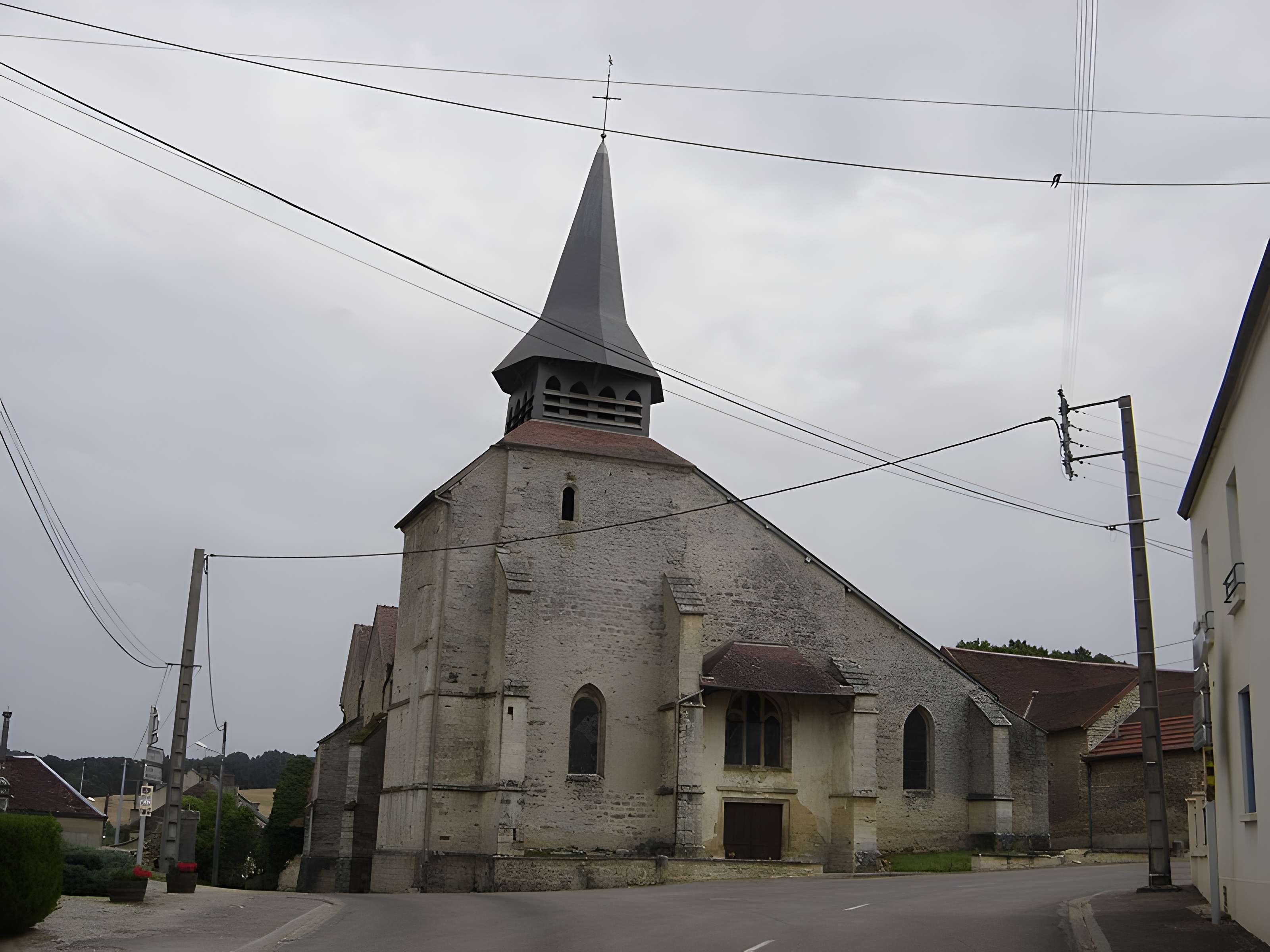 Église Saint-Pierre de Longpré-le-Sec