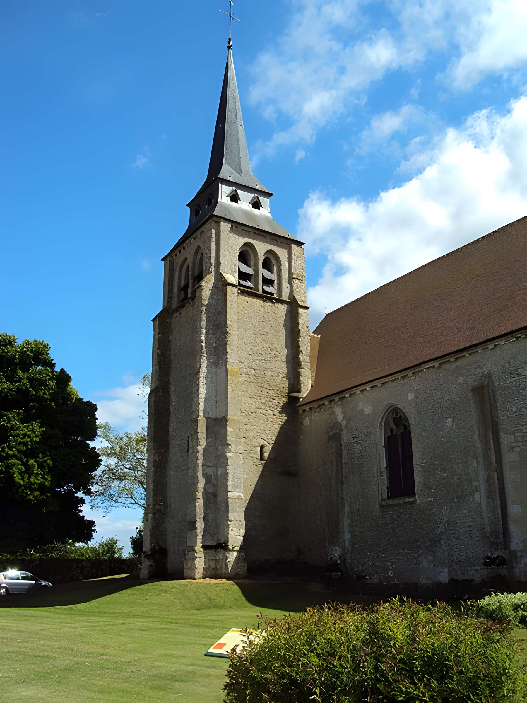 Église Saint-Pierre de Lutz-en-Dunois