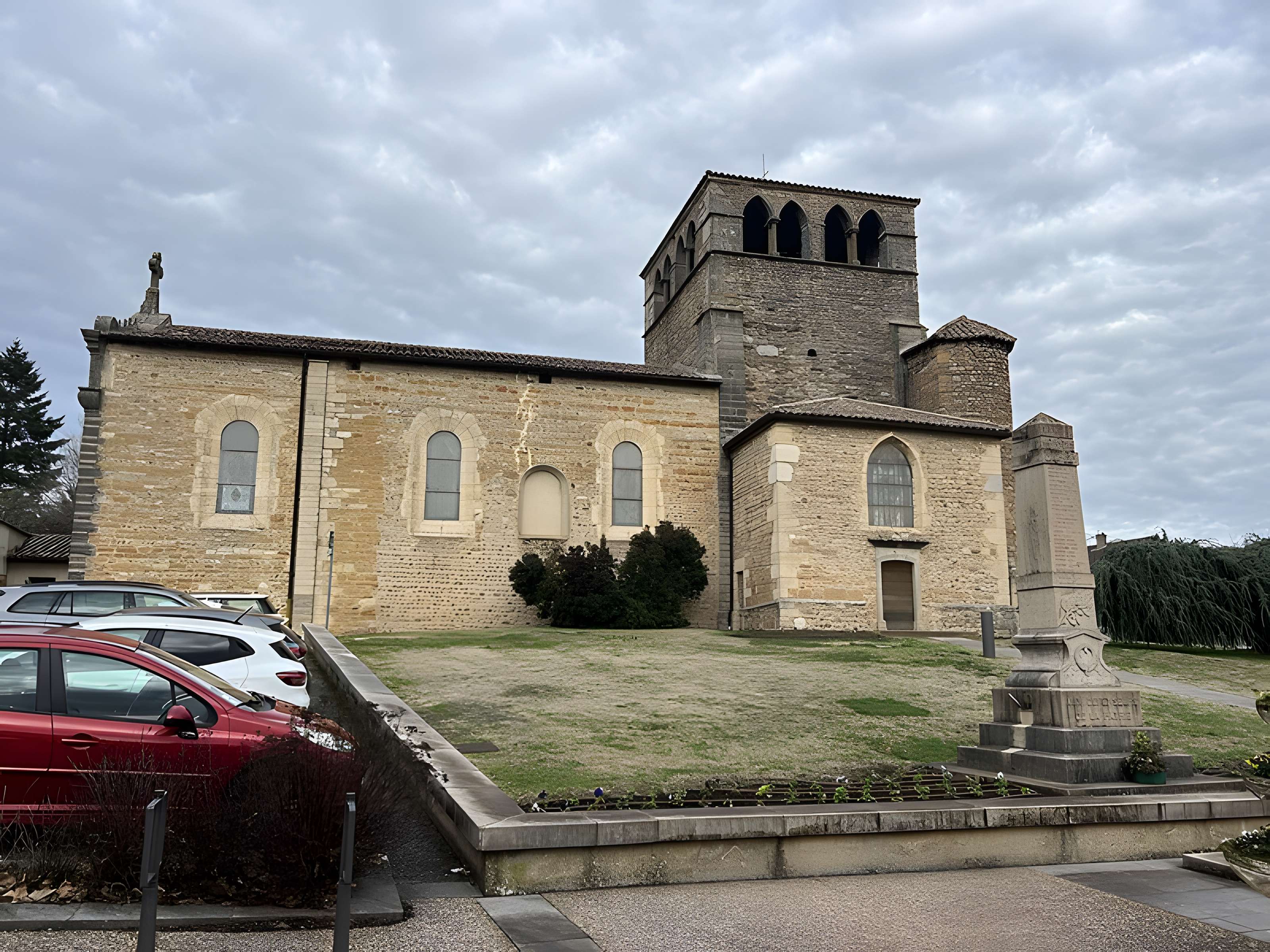 Église Saint-Pierre de Montanay