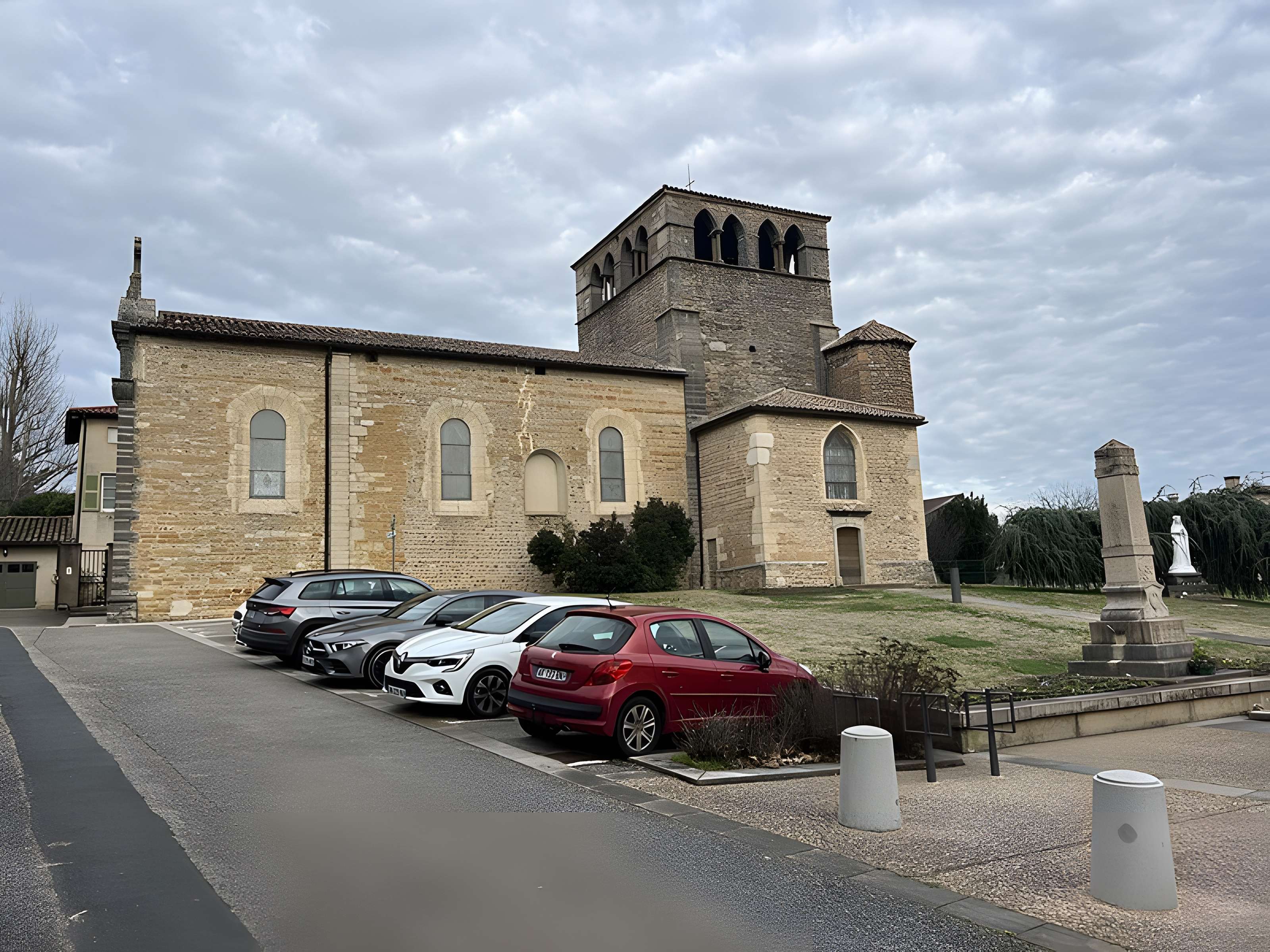 Église Saint-Pierre de Montanay