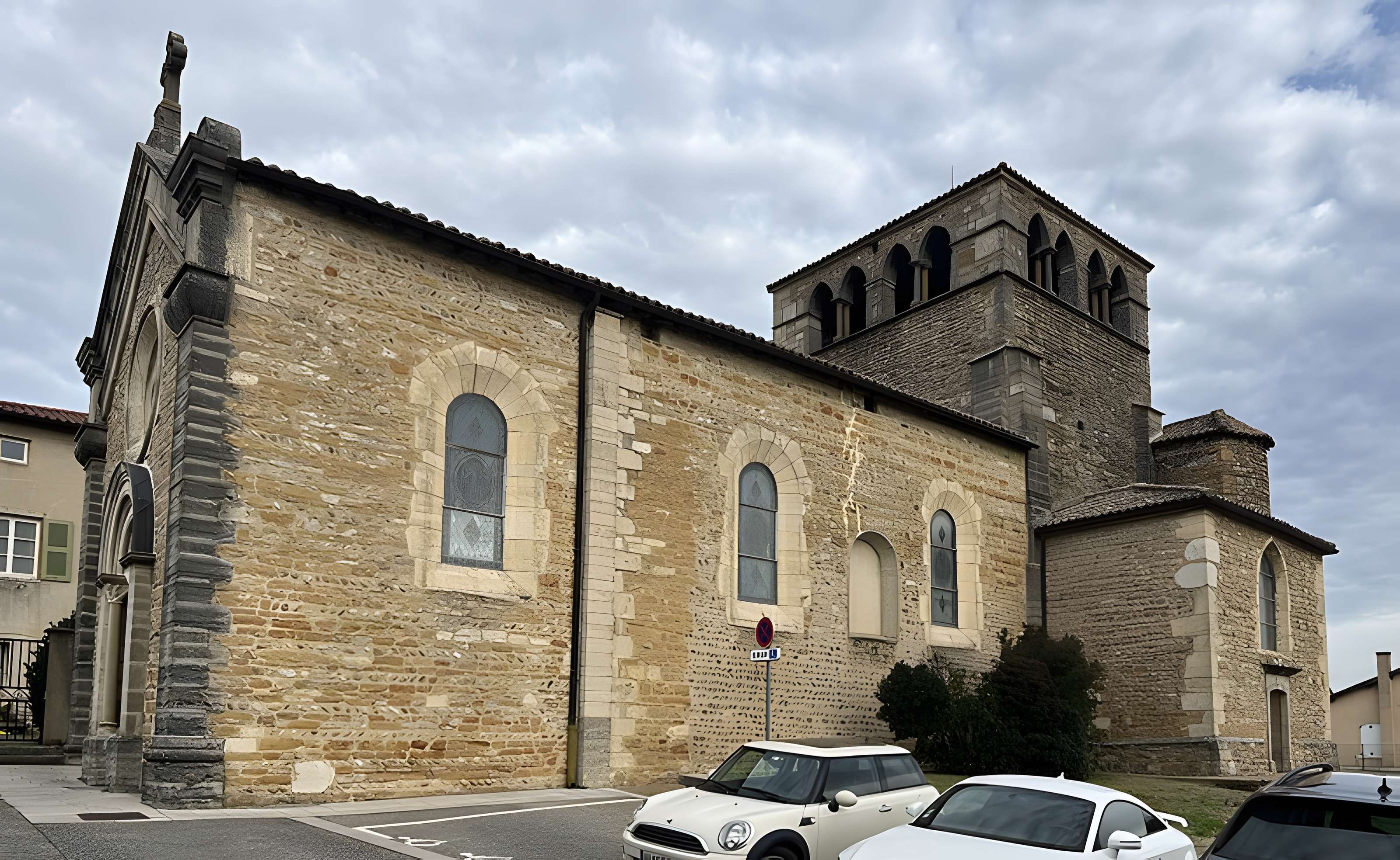 Église Saint-Pierre de Montanay