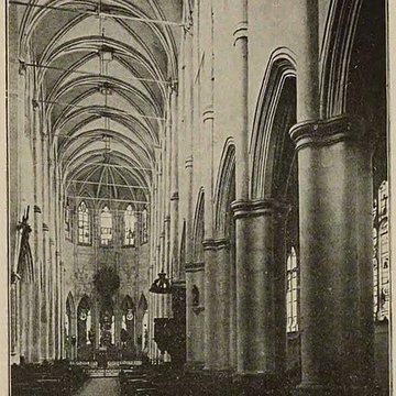 Église Saint-Pierre de Montfort-lAmaury