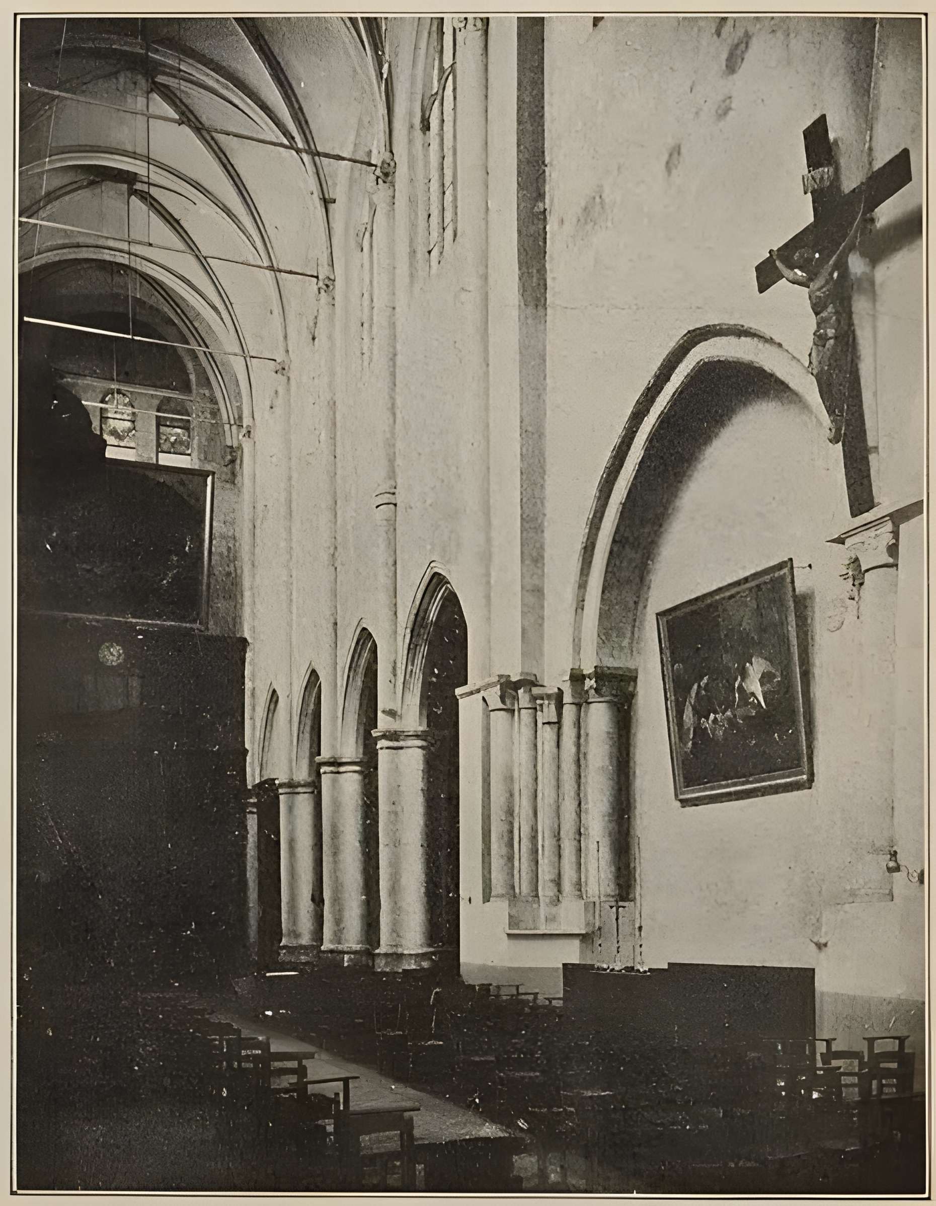 Église Saint-Pierre de Montfort-l'Amaury