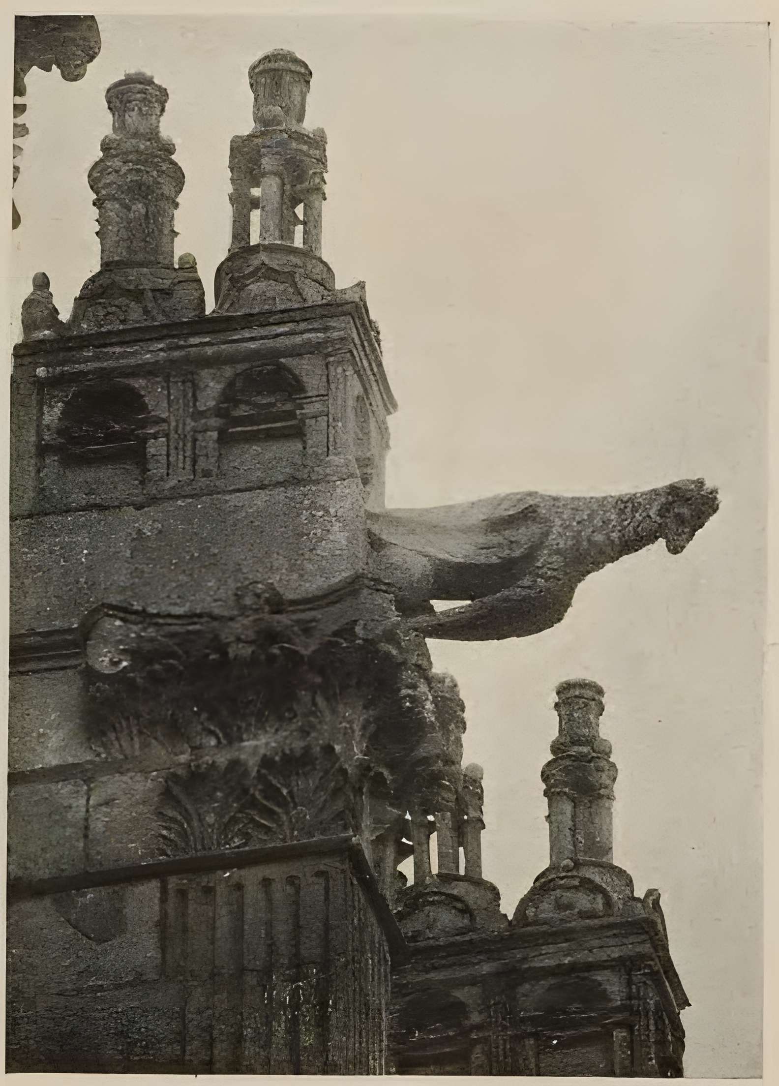 Église Saint-Pierre de Montfort-l'Amaury