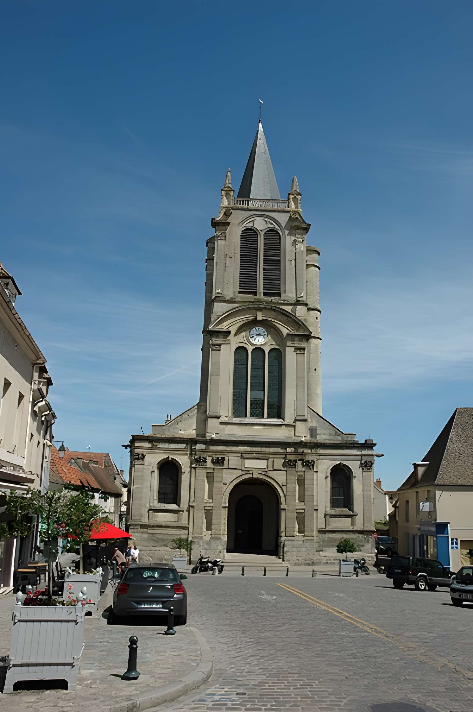 Église Saint-Pierre de Montfort-l'Amaury