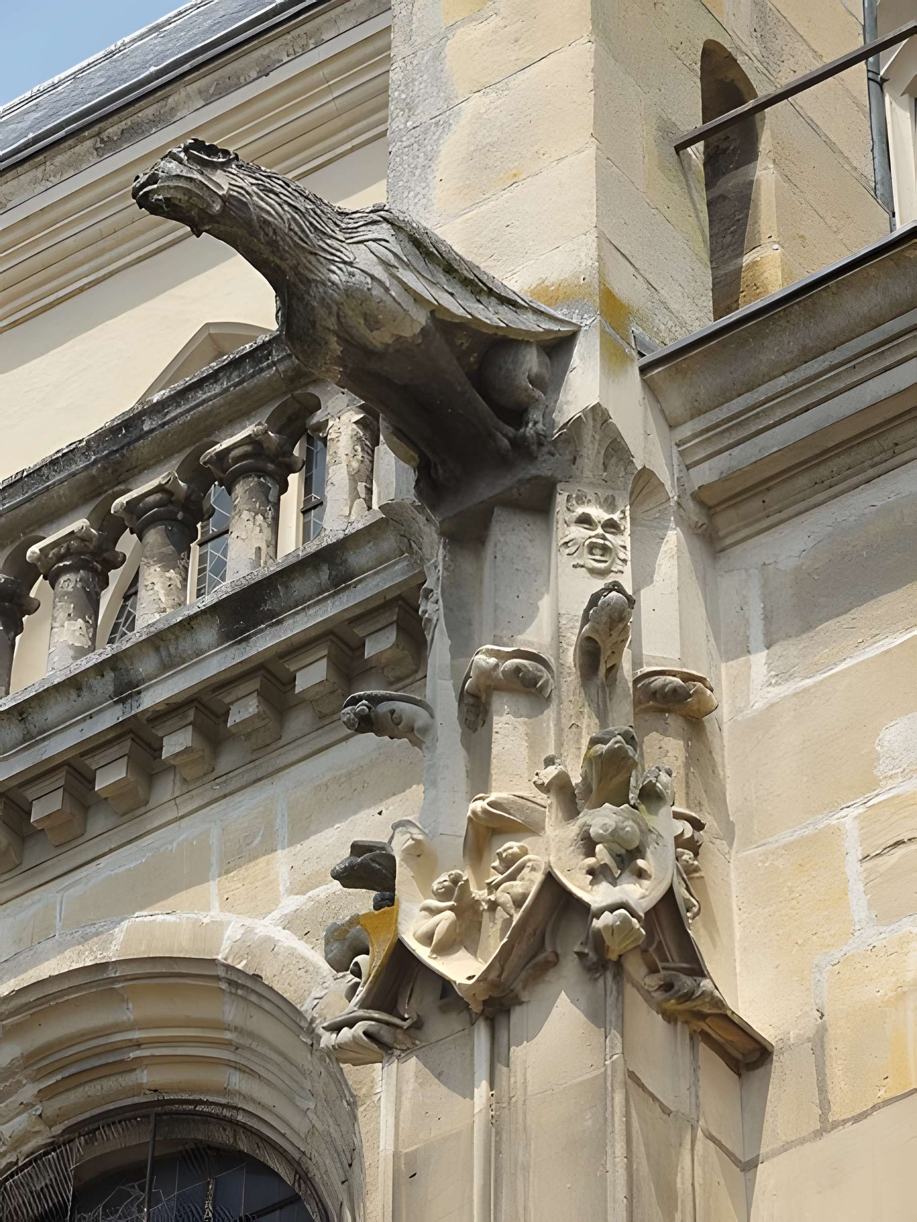 Église Saint-Pierre de Montfort-l'Amaury